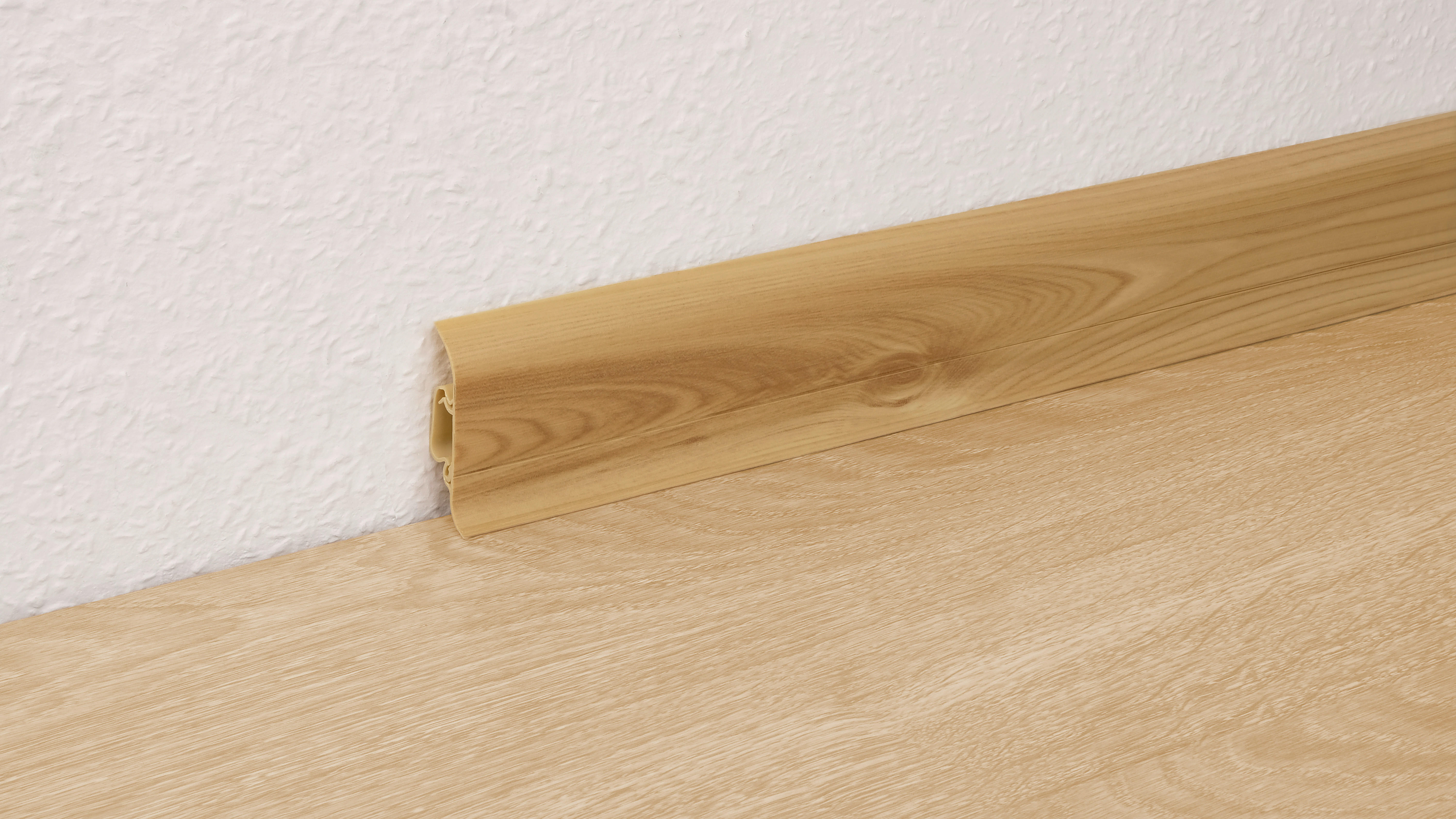 Sockelleiste L/B/H: ca. 250x2,2x6 cm pro Stück Sockelleiste Kabelk 60mm Ulme - (250,00/2,20/6,00cm)