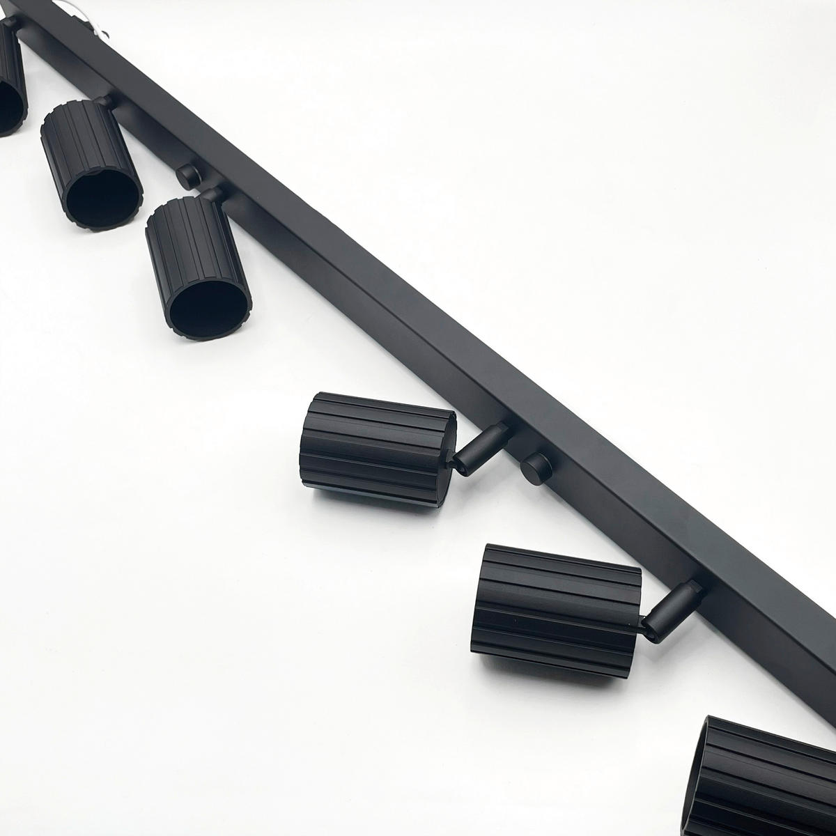 Lamkur Strahler schwarz Stahl B/H/L: ca. 6,5x16,5x117 cm 6 Brennstellen Prisma - schwarz (117,00/6,50/16,50cm) - Lamkur