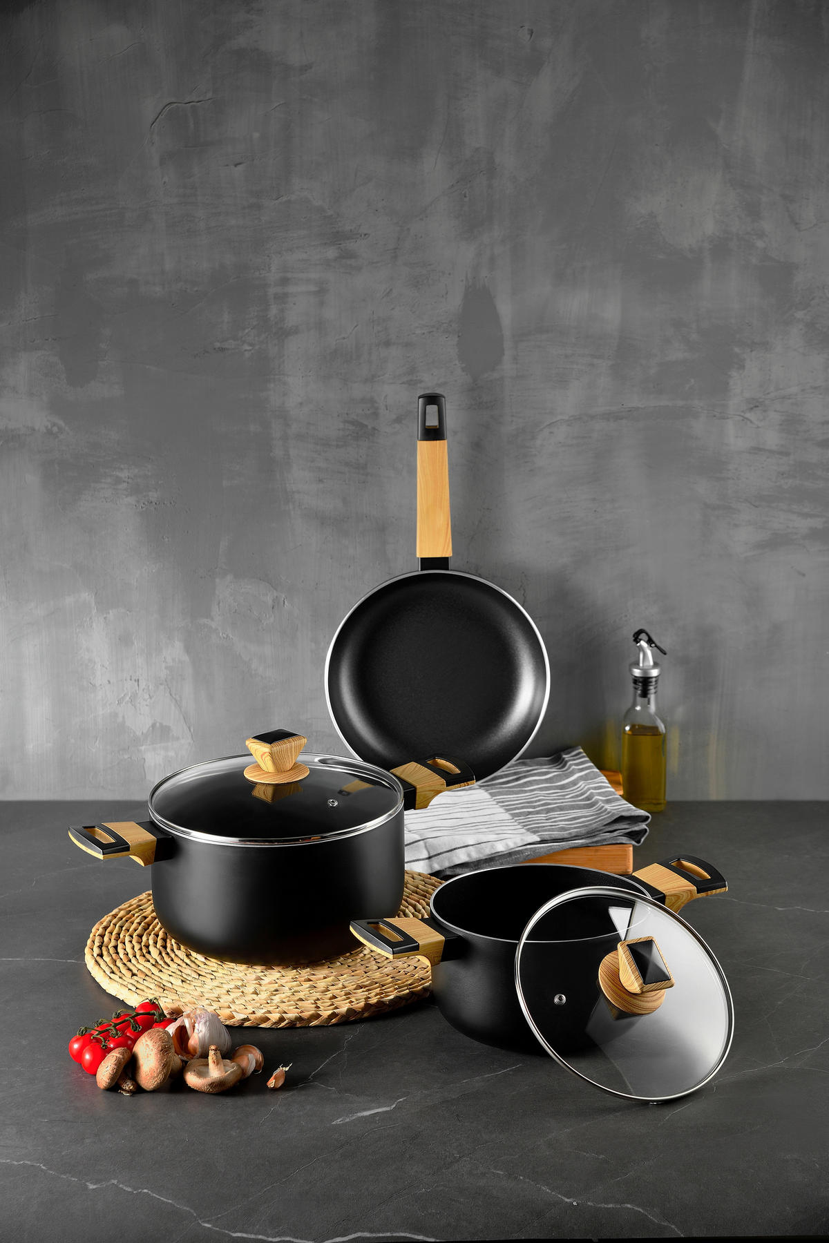 BERGNER Kochgeschirrset EARTH BLACK schwarz Aluminium 5 tlg. EARTH BLACK - schwarz (52,00/38,50/16,00cm) - BERGNER
