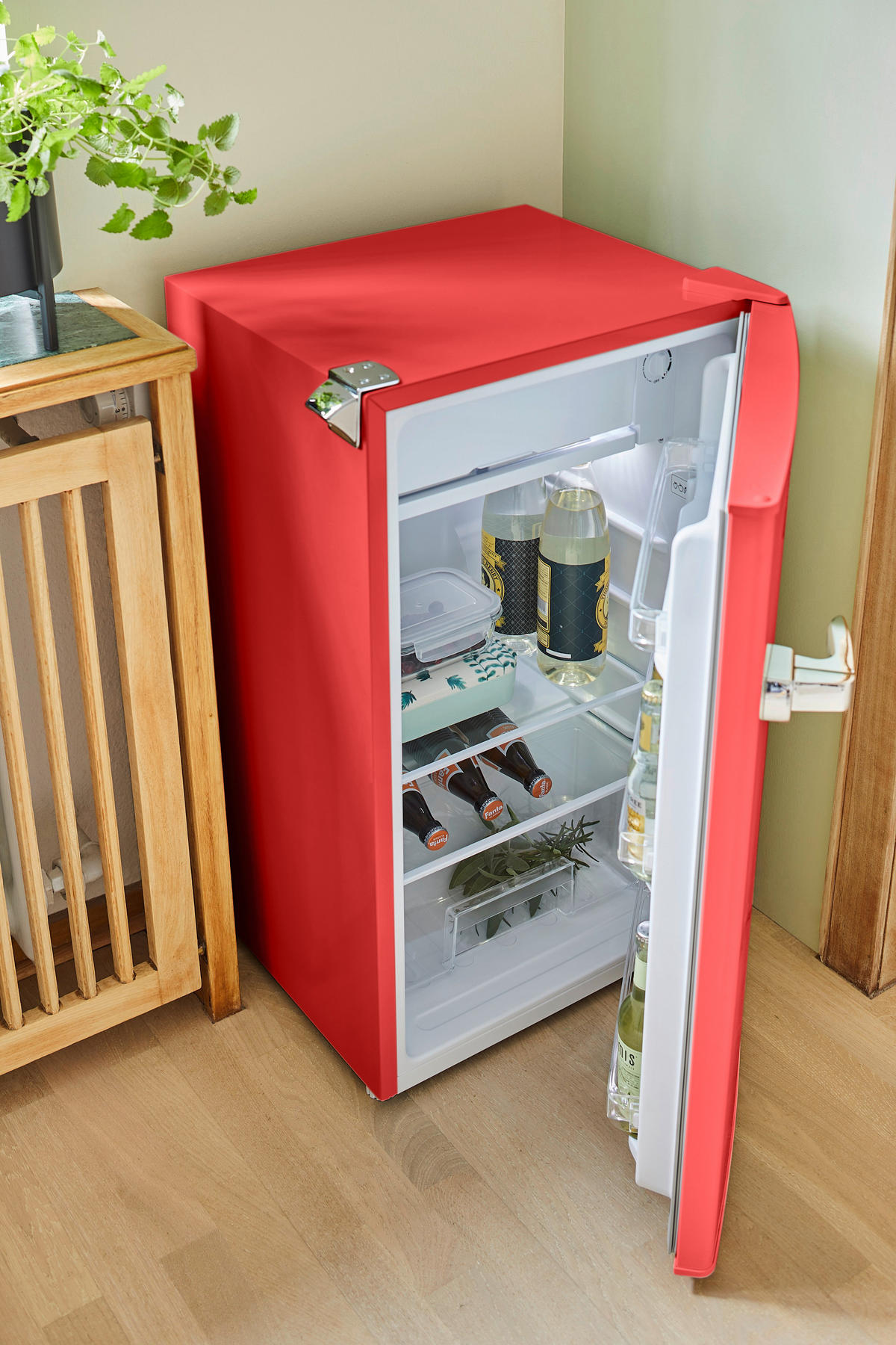 Respekta Retro Kühlschrank KG83R-52 rot B/H/T: ca. 47,4x83x44,7 cm Kühlschrank KG83R-52 - rot (47,40/83,00/44,70cm) - Respekta