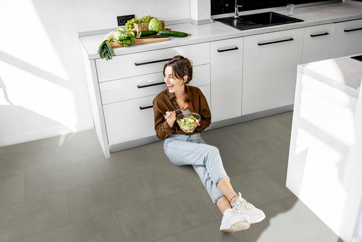 Click-Vinylboden Eiche grau ca. 2,373 m² im Paket  B/L: ca. 31x63,8 cm pro Paket Eiche grau ca. 2,373 m² im Paket - grau (31,00/63,80cm)