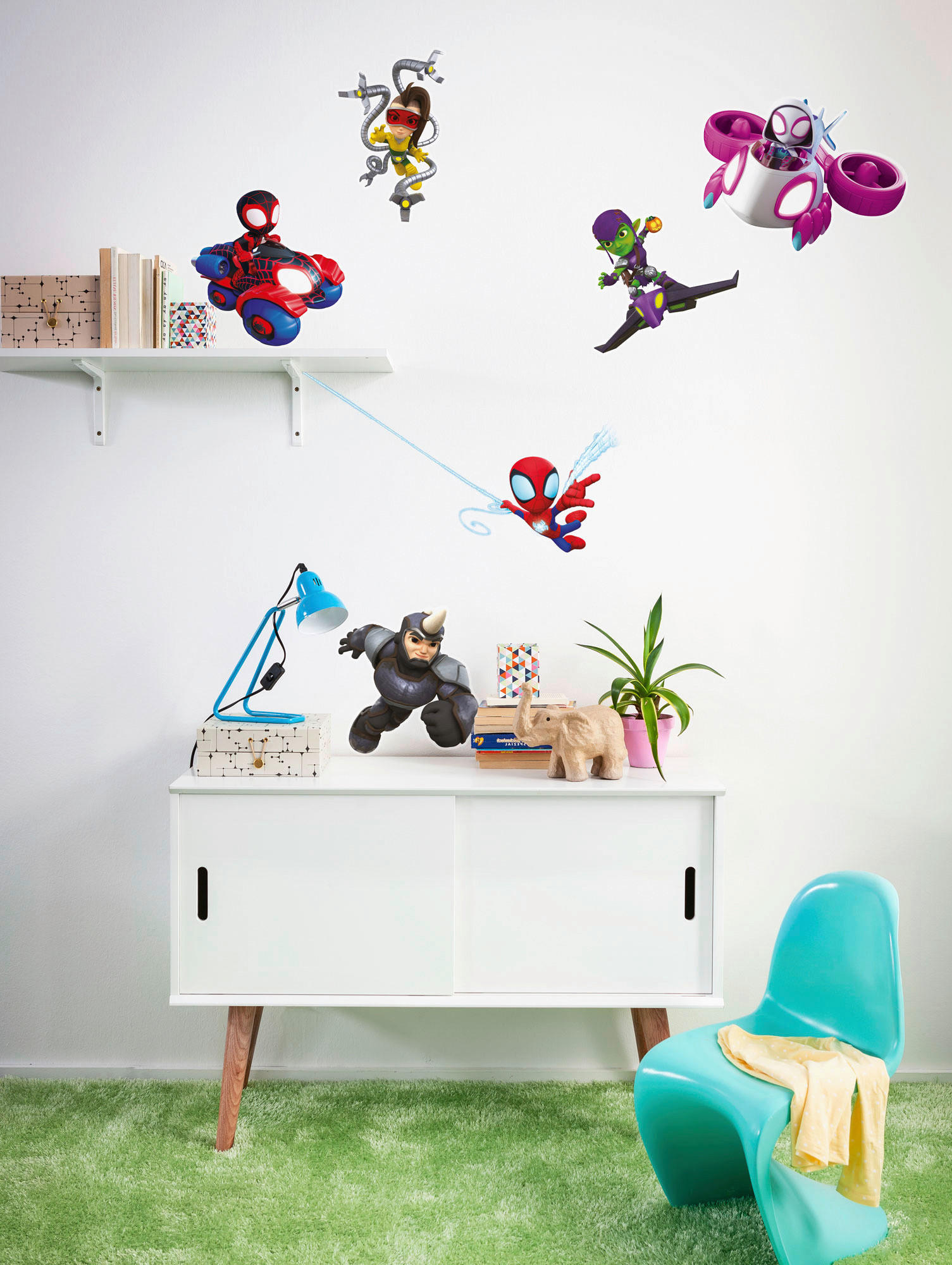 Komar Wandtattoo Spidey + Amazing Friends Chasing  Spidey + Amazing Friends Chasing B/L: ca. 50x70 cm Spidey + Amazing Friends Chasing - (50,00/70,00cm) - Komar