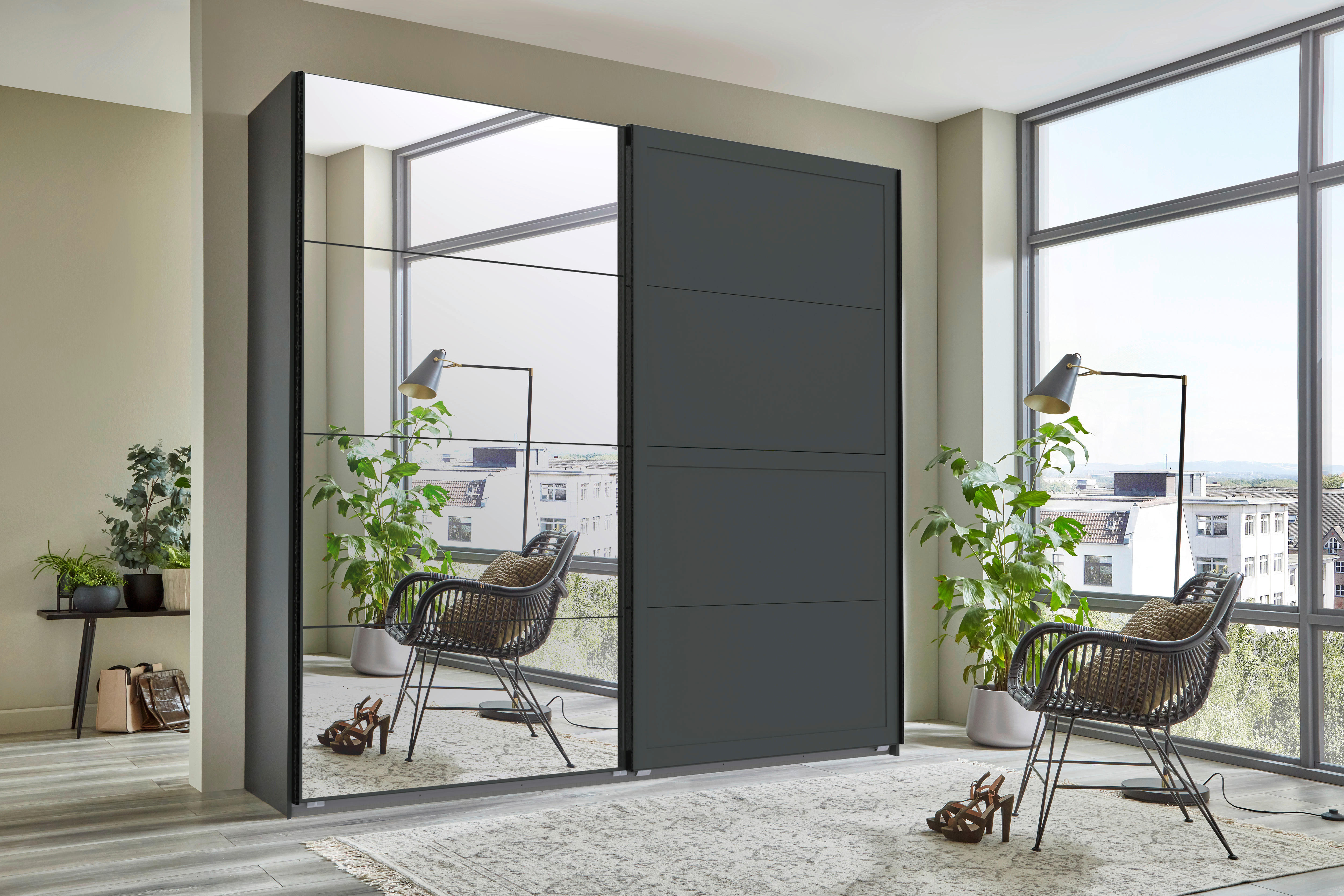 Schwebetürenschrank Chalet Graphit B/H/T: ca. 225x208x65 cm Chalet - Graphit (225,00/208,00/65,00cm)