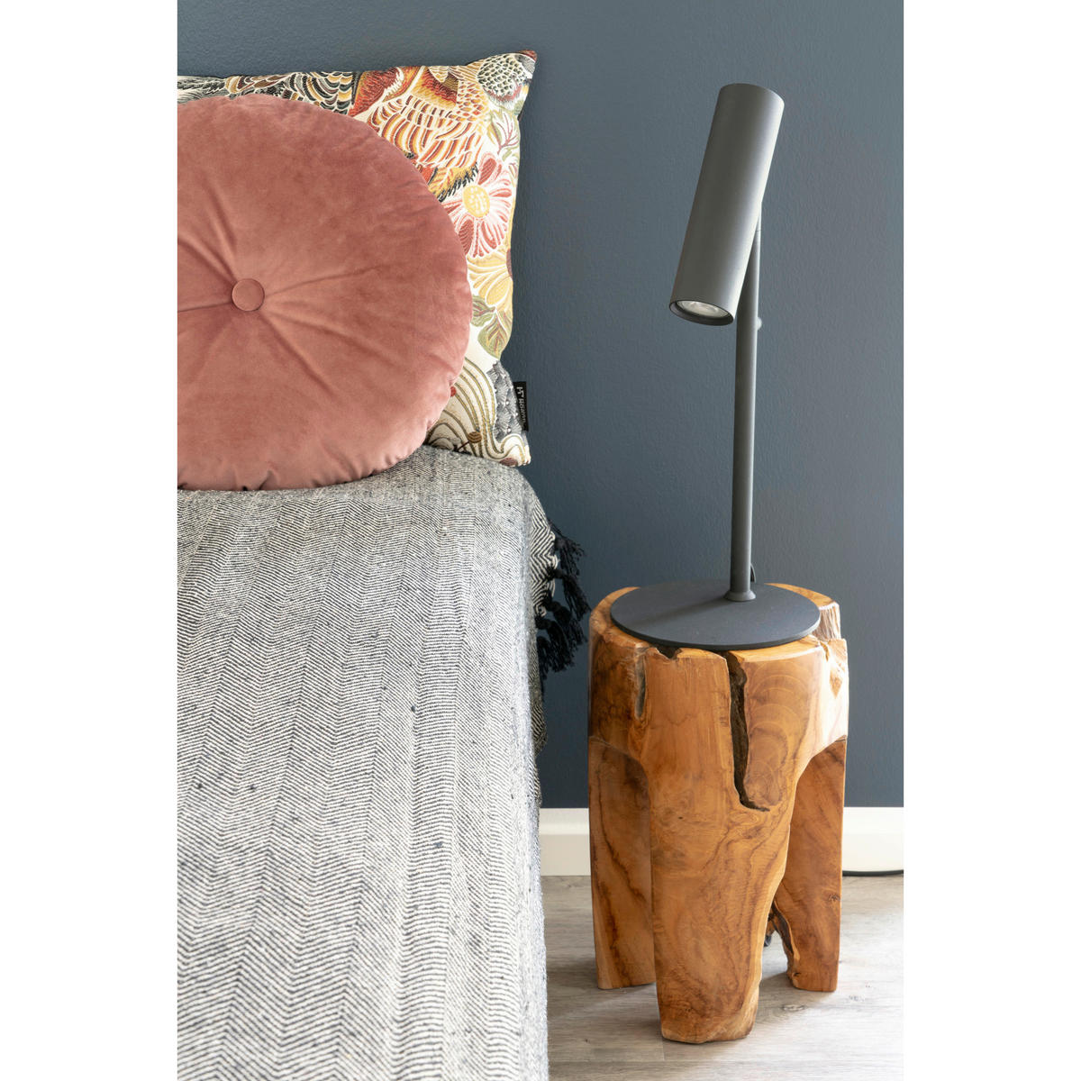 Housenordic Tischleuchte schwarz Stahl B/H/L: ca. 20x47x20 cm 1 Brennstellen LED-Tischleuchte_Lia - schwarz (20,00/20,00/47,00cm) - Housenordic