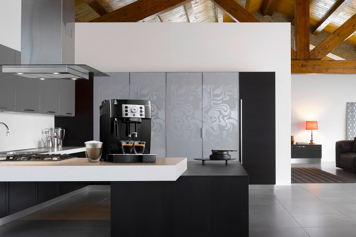 DeLonghi Kaffeevollautomat ECAM22.105.B schwarz B/H/T: ca. 24x35x43 cm Kaffeevollautomat ECAM22.105.B - schwarz (24,00/35,00/43,00cm) - DeLonghi