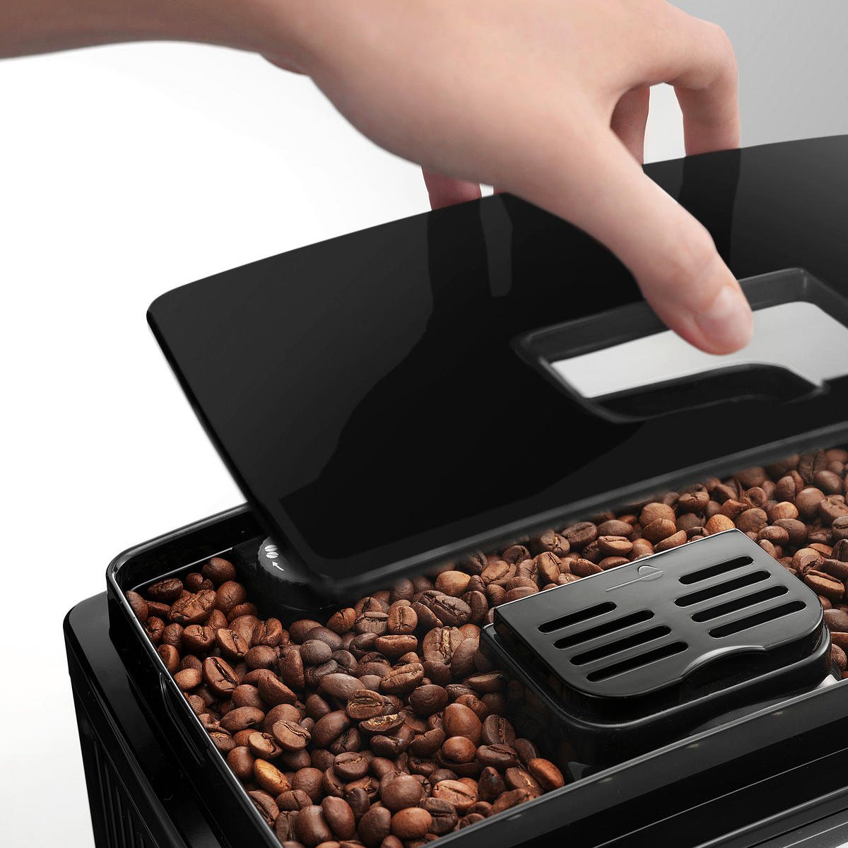 DeLonghi Kaffeevollautomat ECAM22.105.B schwarz B/H/T: ca. 24x35x43 cm Kaffeevollautomat ECAM22.105.B - schwarz (24,00/35,00/43,00cm) - DeLonghi