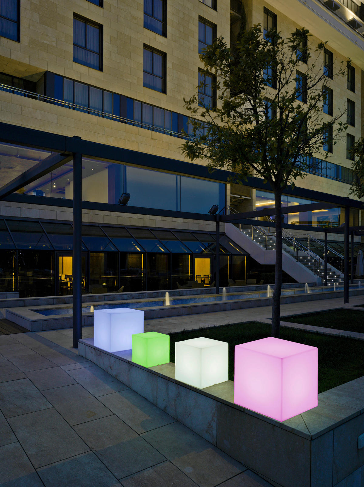 LED-Dekoleuchte weiß B/H/L: ca. 32x32x32 cm CUBY 32 - weiß (32,00/32,00/32,00cm) - NewGarden