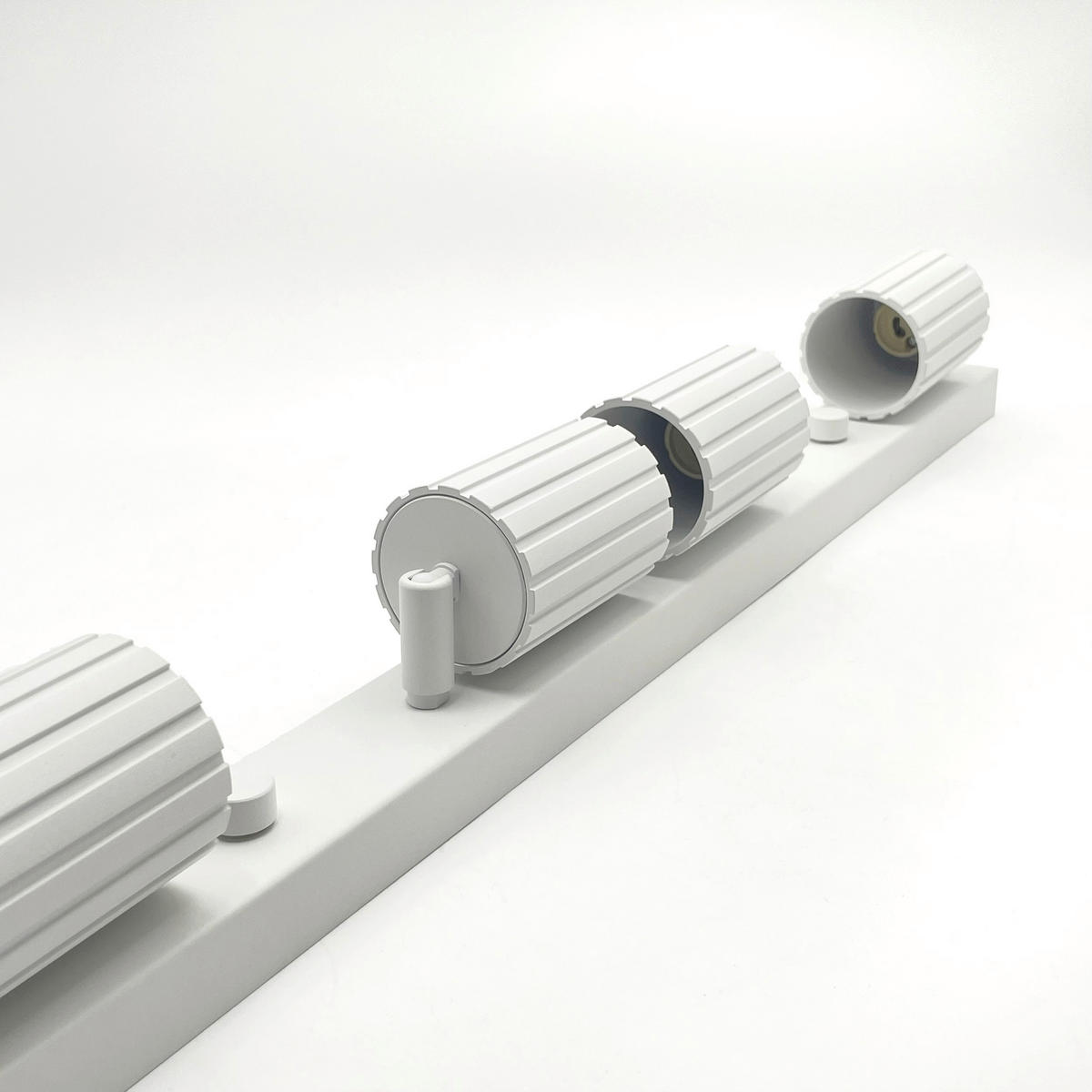 Lamkur Strahler weiß Stahl B/H/L: ca. 6,5x16,5x81 cm 4 Brennstellen Prisma - weiß (81,00/6,50/16,50cm) - Lamkur