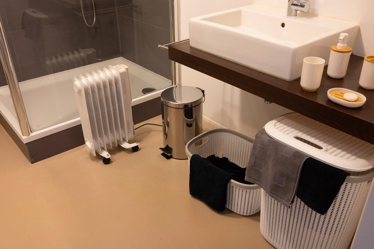 Ölradiator weiß Metall B/H/L: ca. 23,5x55x33 cm ca. 1500 W Ölradiator - weiß (33,00/23,50/55,00cm)