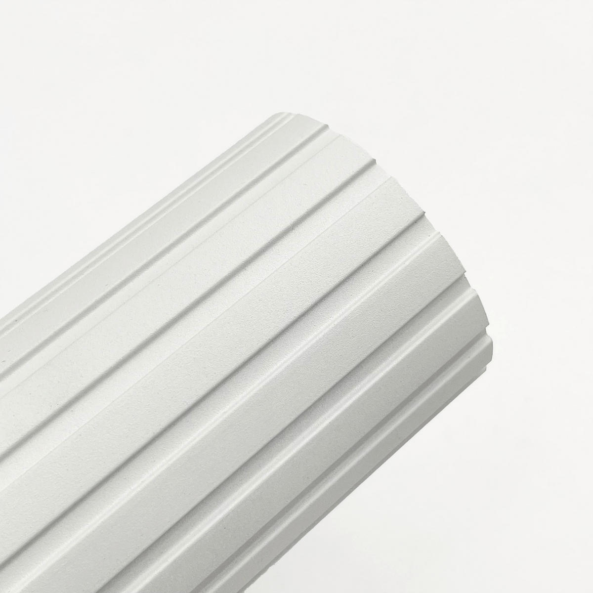 Lamkur Strahler weiß Stahl B/H/L: ca. 18x19,5x18 cm 3 Brennstellen Prisma - weiß (18,00/18,00/19,50cm) - Lamkur