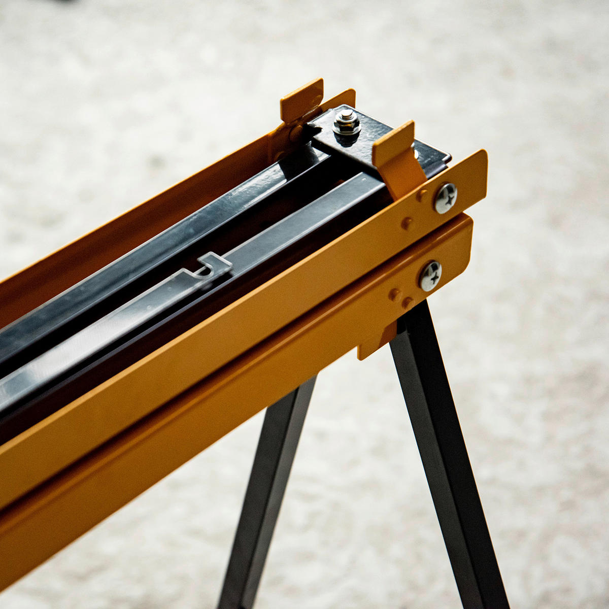 Sägebock rutschfest grün B/H/L: ca. 43x15x135 cm Sägebock B71-039 - grün/silber (135,00/43,00/15,00cm) - HOMCOM