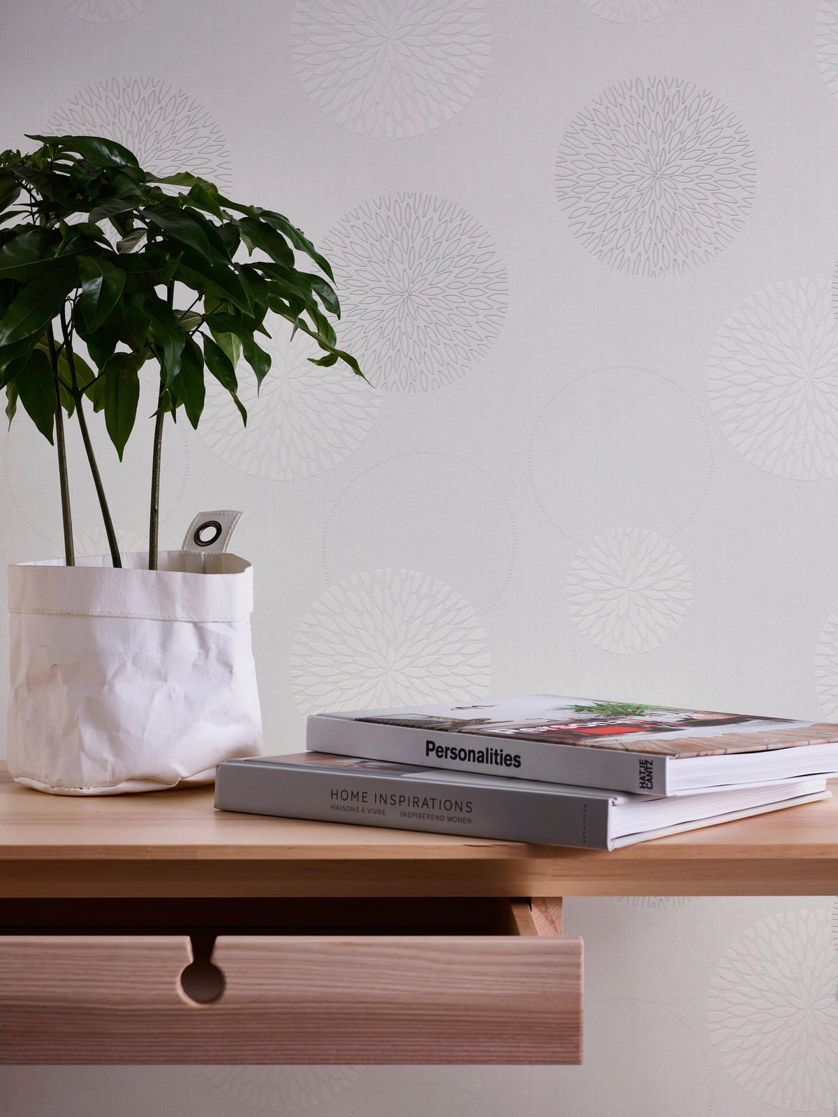 A.S.Creation Vliestapete Black & White Punkte creme B/L: ca. 53x1005 cm Black & White - creme (53,00/1005,00cm) - A.S.Creation