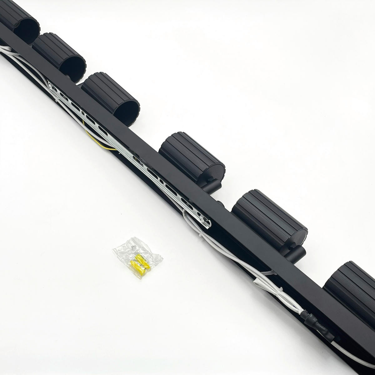 Lamkur Strahler schwarz Stahl B/H/L: ca. 6,5x16,5x117 cm 6 Brennstellen Prisma - schwarz (117,00/6,50/16,50cm) - Lamkur