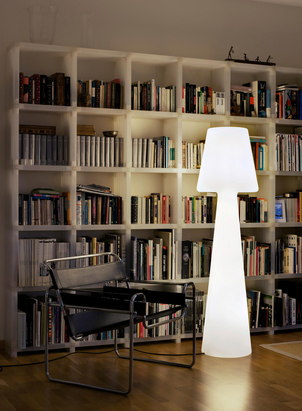 NewGarden LED-Stehleuchte weiß Kunststoff B/H/L: ca. 45x165x45 cm 1 Brennstellen LOLA 165 - weiß (45,00/45,00/165,00cm) - NewGarden