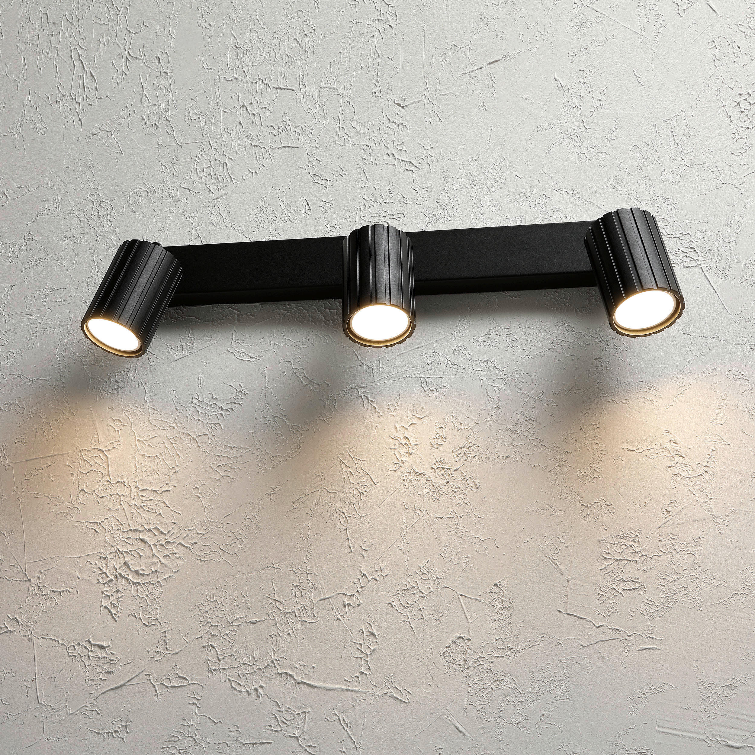 Thumbnail - Lamkur Strahler schwarz Stahl B/H/L: ca. 6,5x16,5x45 cm 3 Brennstellen