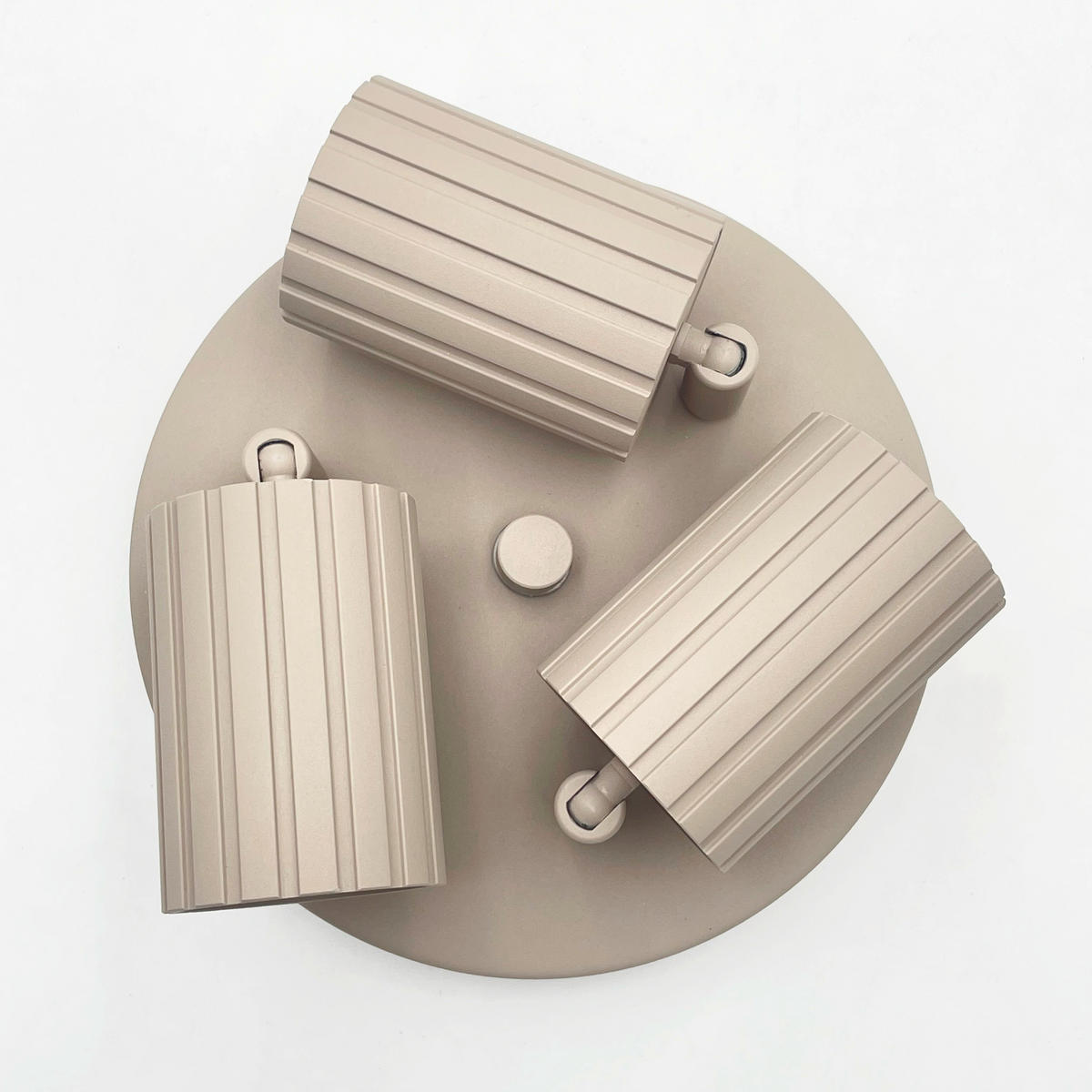 Lamkur Strahler beige Stahl B/H/L: ca. 18x19,5x18 cm 3 Brennstellen Prisma - beige (18,00/18,00/19,50cm) - Lamkur