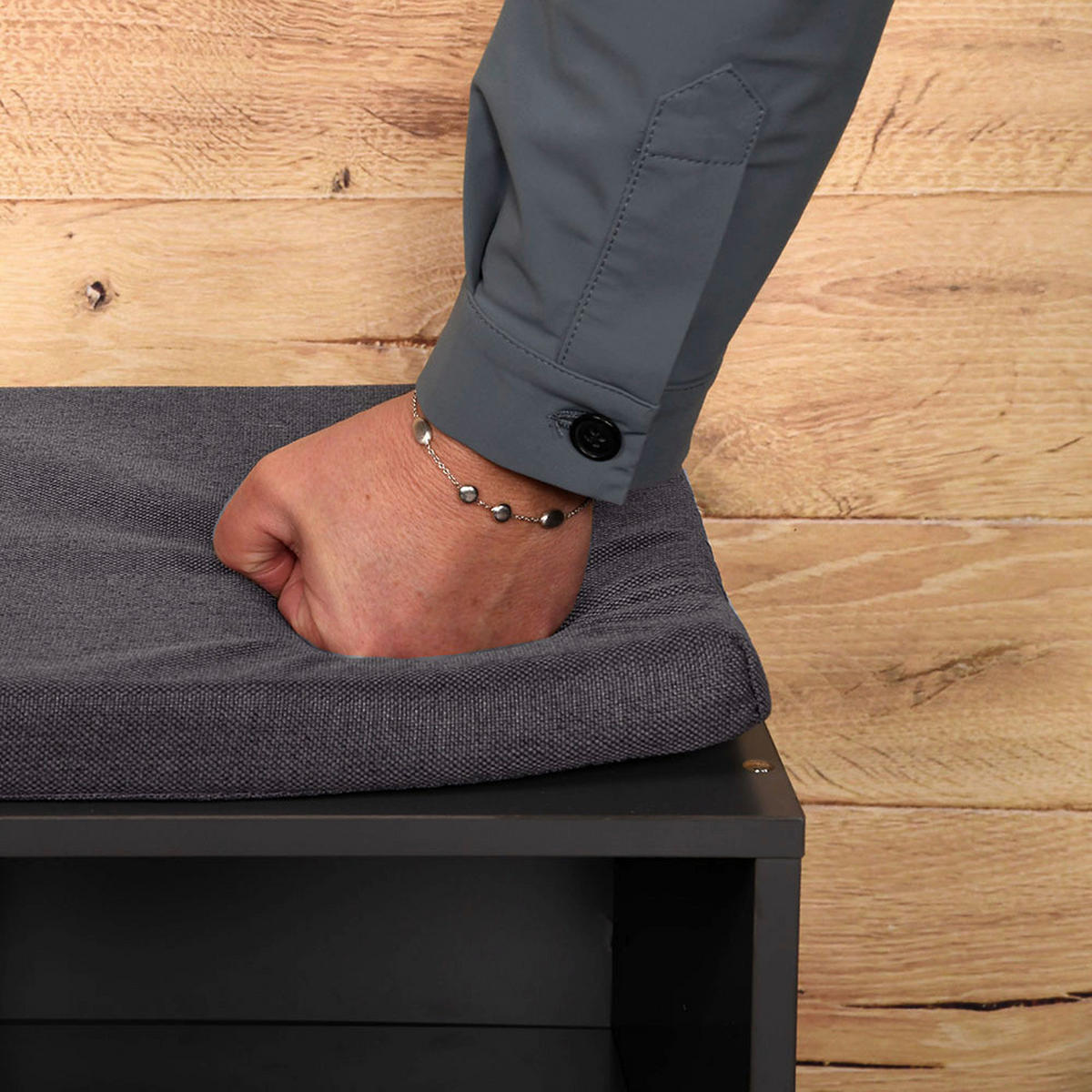 Kesper Schuhregal grau Spanplatte B/H/T: ca. 103x48x30,5 cm Schuhregal_mit_Sitzkissen - grau (103,00/48,00/30,50cm) - Kesper