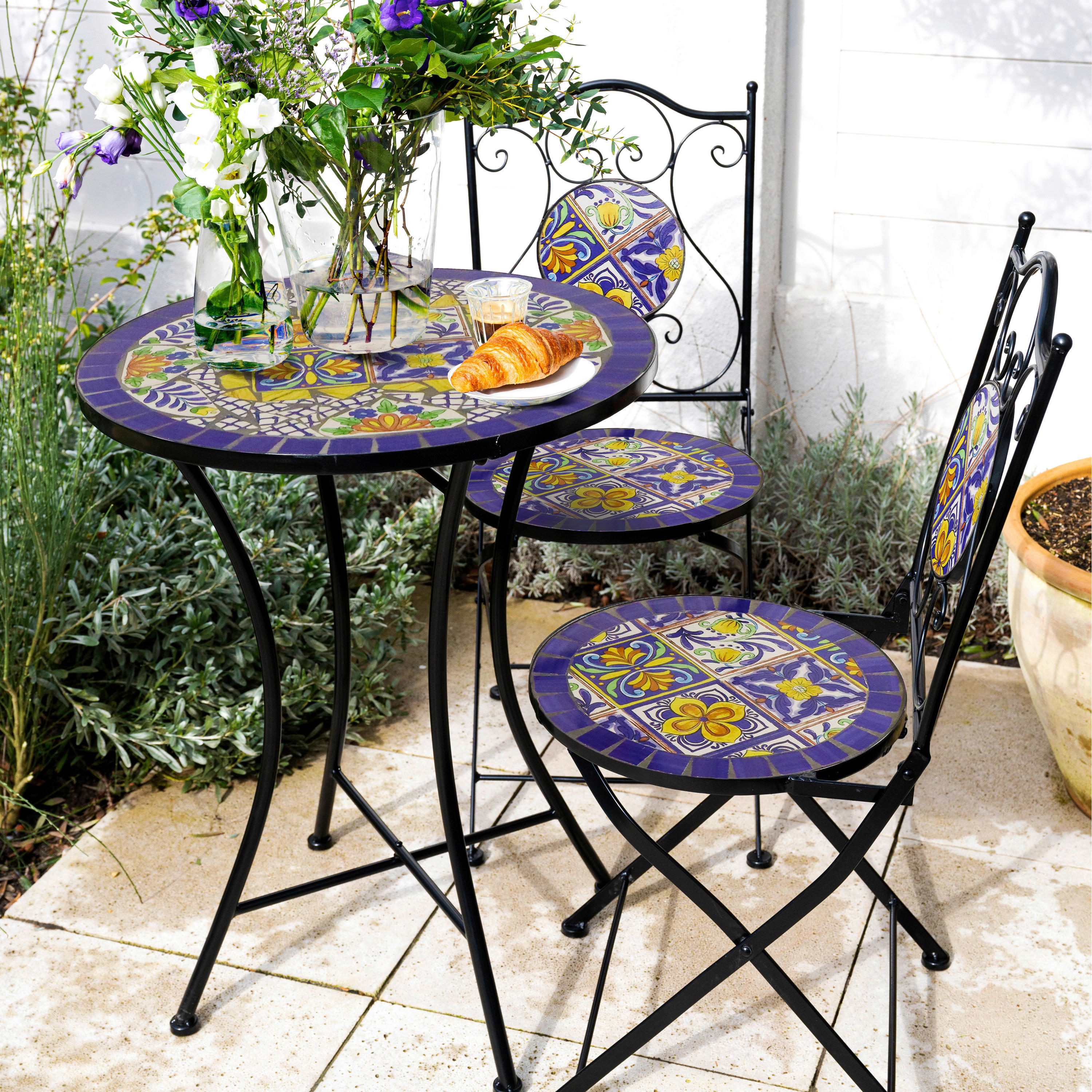 AXI Outdoor Living Bistroset Amélie Mosaik blau Metall B/H/L: ca. 60x92x60 cm Amélie Mosaik - blau/gelb (60,00/60,00/92,00cm) - AXI Outdoor Living