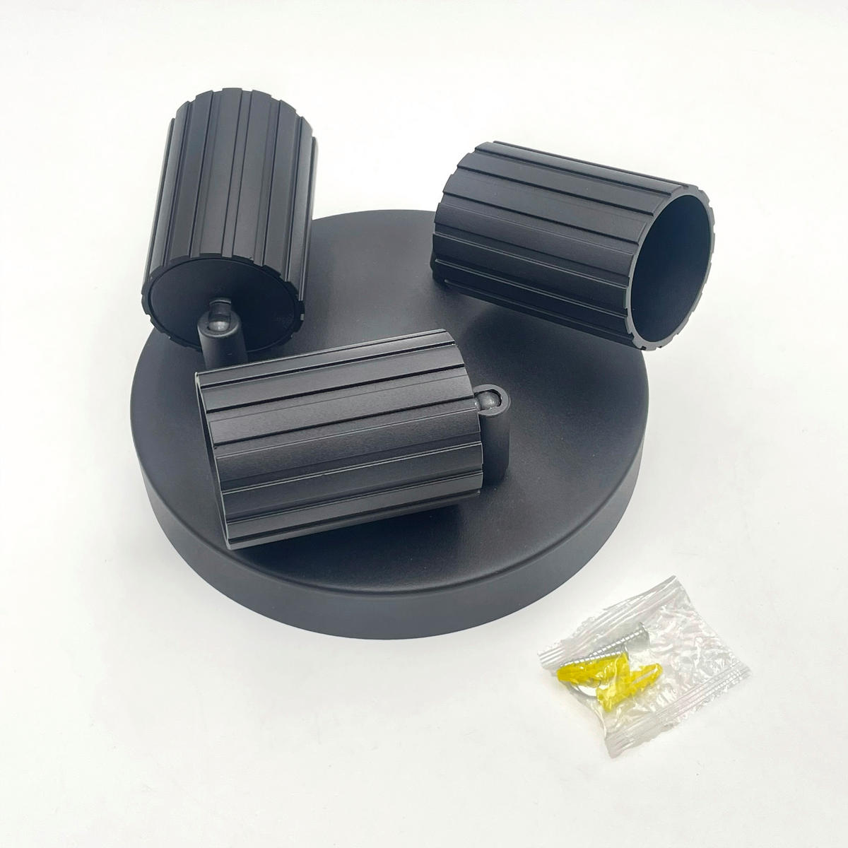 Lamkur Strahler schwarz Stahl B/H/L: ca. 18x19,5x18 cm 3 Brennstellen Prisma - schwarz (18,00/18,00/19,50cm) - Lamkur