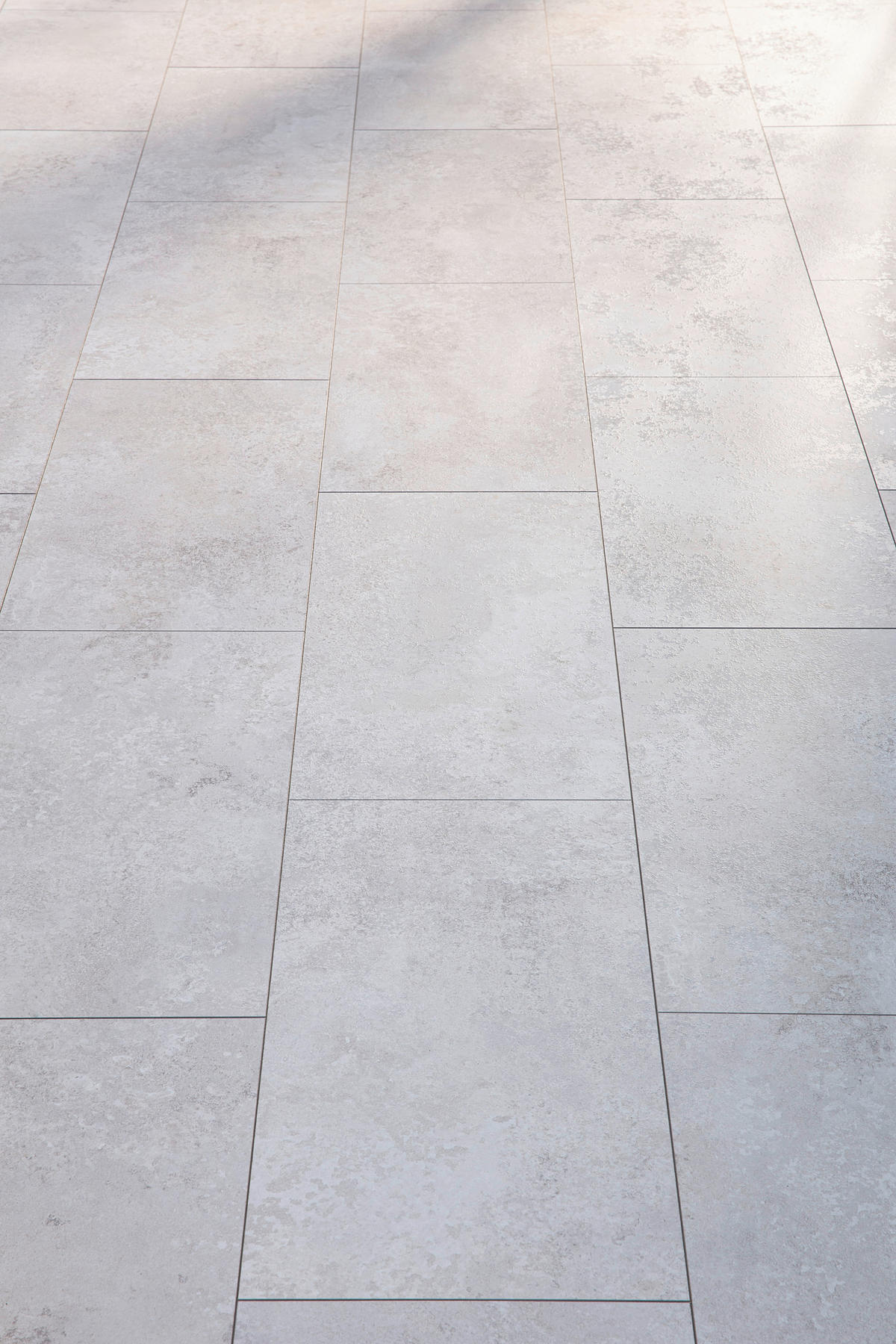 EGGER Laminatboden Kreidefliese ca. 2,5349 m² im Paket  B/L: ca. 34x130,5 cm pro Paket Kreidefliese ca. 2,5349 m² im Paket - (34,00/130,50cm) - EGGER
