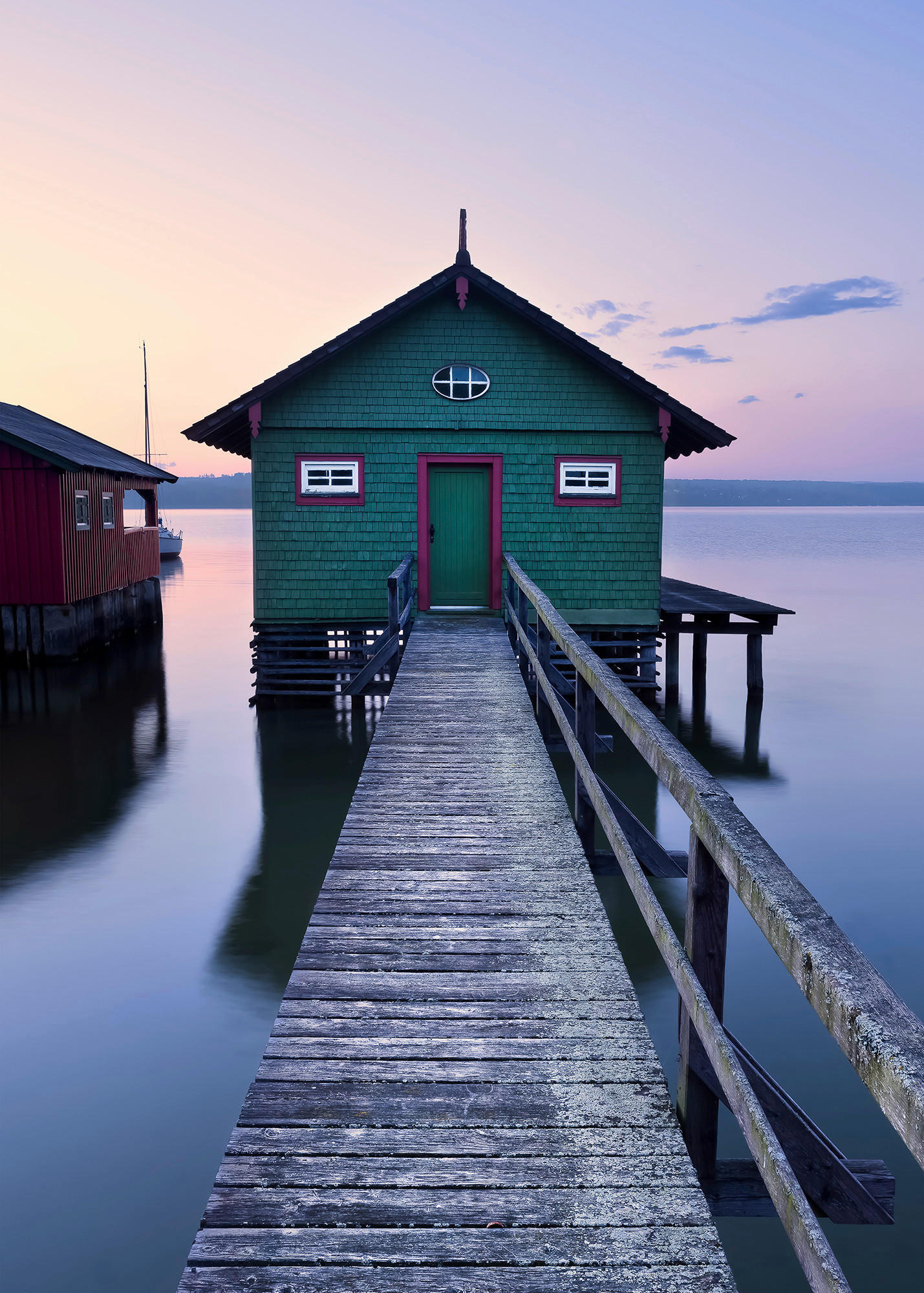 Komar Fototapete Das grüne Bootshaus B/L: ca. 200x280 cm günstig online kaufen