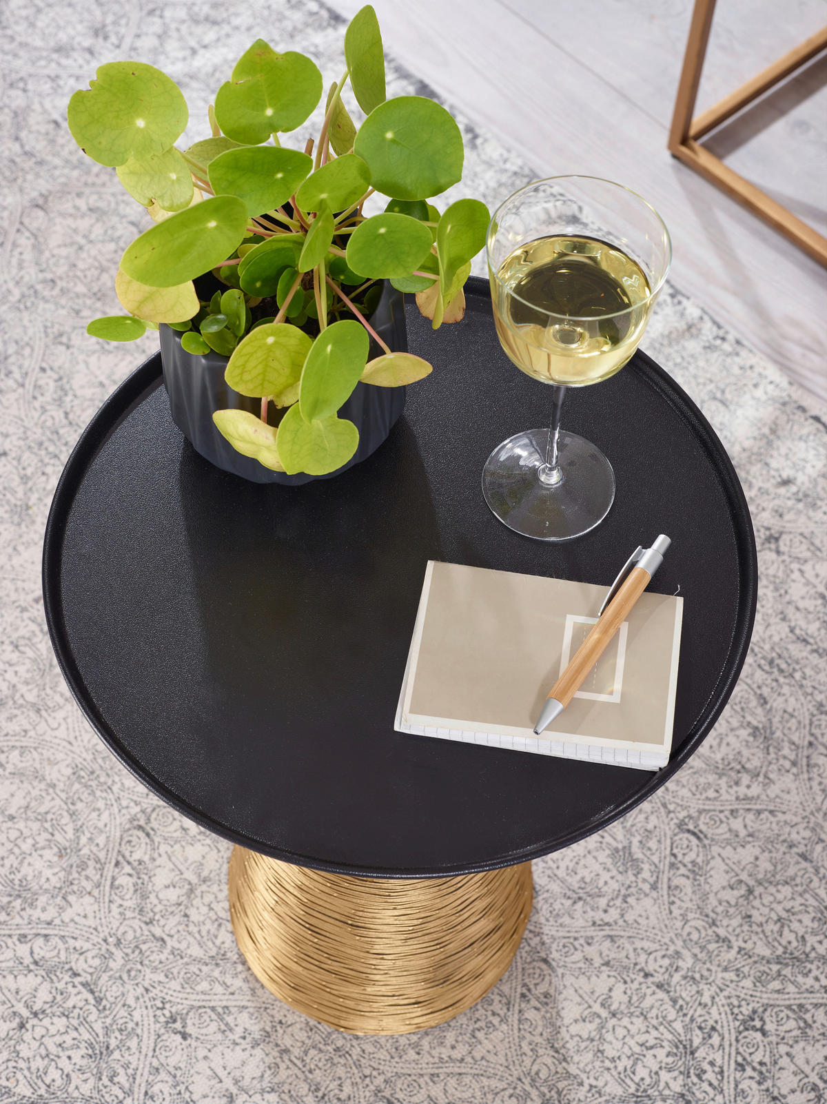 Beistelltisch gold B/H/T: ca. 40x45x40 cm Beistelltisch - gold (40,00/45,00/40,00cm) - Wohnling
