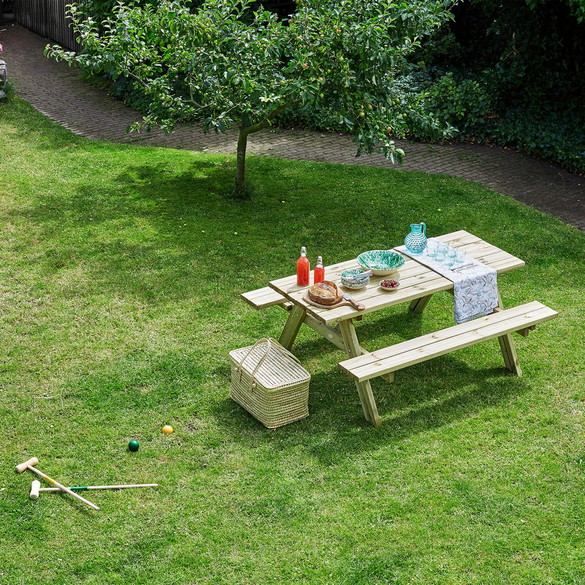 AXI Picknicktisch Julie natur Holz B/H/T: ca. 154x74x177 cm Julie - natur (154,00/74,00/177,00cm) - AXI