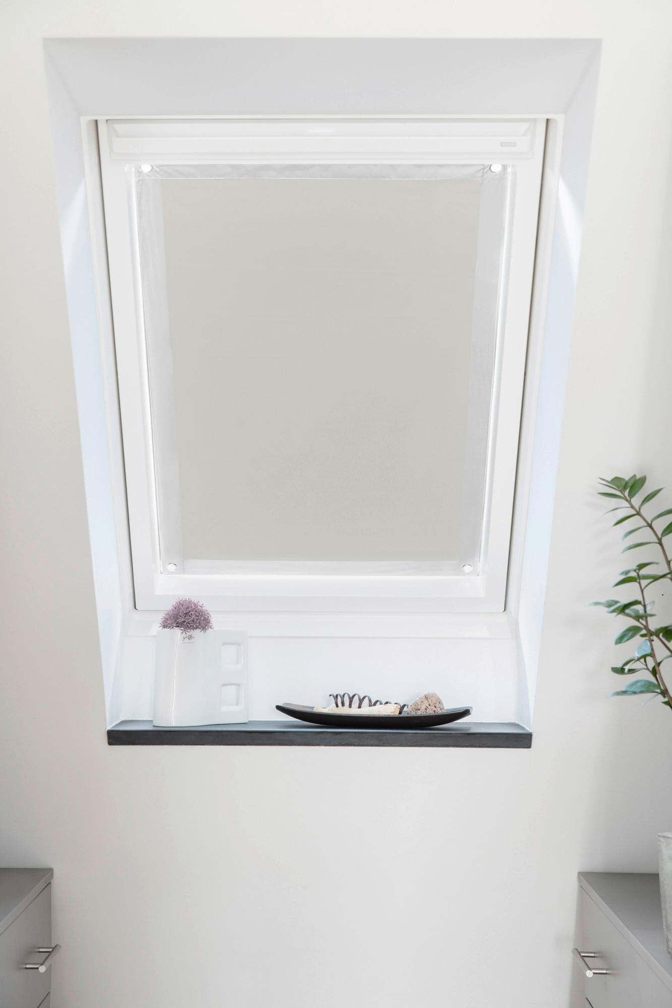 LICHTBLICK Dachfenster-Sonnenschutz beige B/L: ca. 36x51,5 cm Dachfenster_Sonnenschutz_Haftfix - beige (36,00/51,50cm) - LICHTBLICK