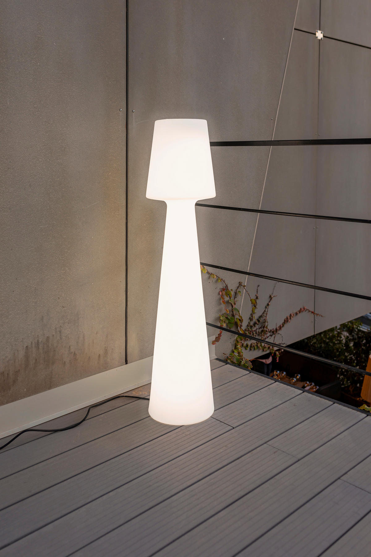 NewGarden LED-Stehleuchte weiß Kunststoff B/H/L: ca. 26,5x110x26,5 cm 1 Brennstellen LOLA 110 - weiß (26,50/26,50/110,00cm) - NewGarden