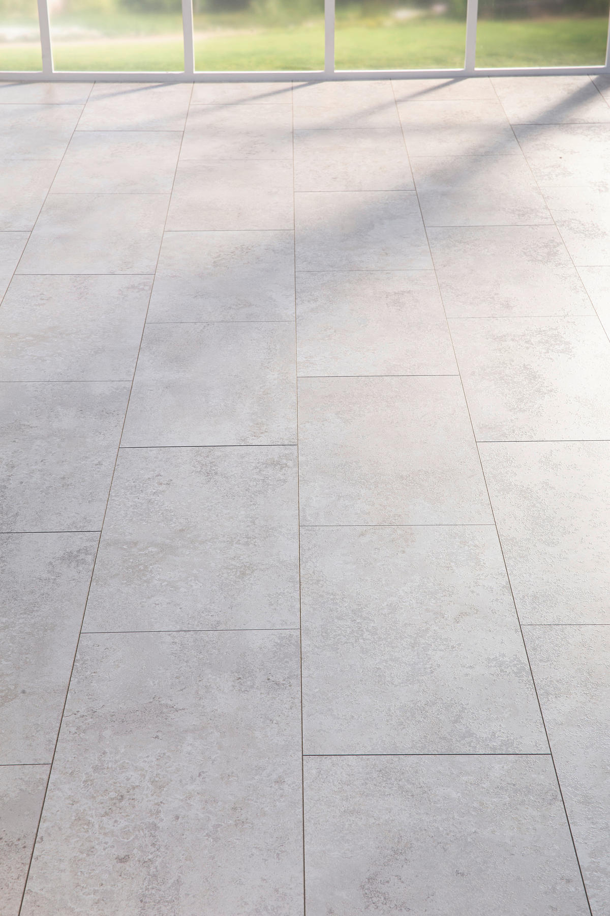 EGGER Laminatboden Kreidefliese ca. 2,5349 m² im Paket  B/L: ca. 34x130,5 cm pro Paket Kreidefliese ca. 2,5349 m² im Paket - (34,00/130,50cm) - EGGER