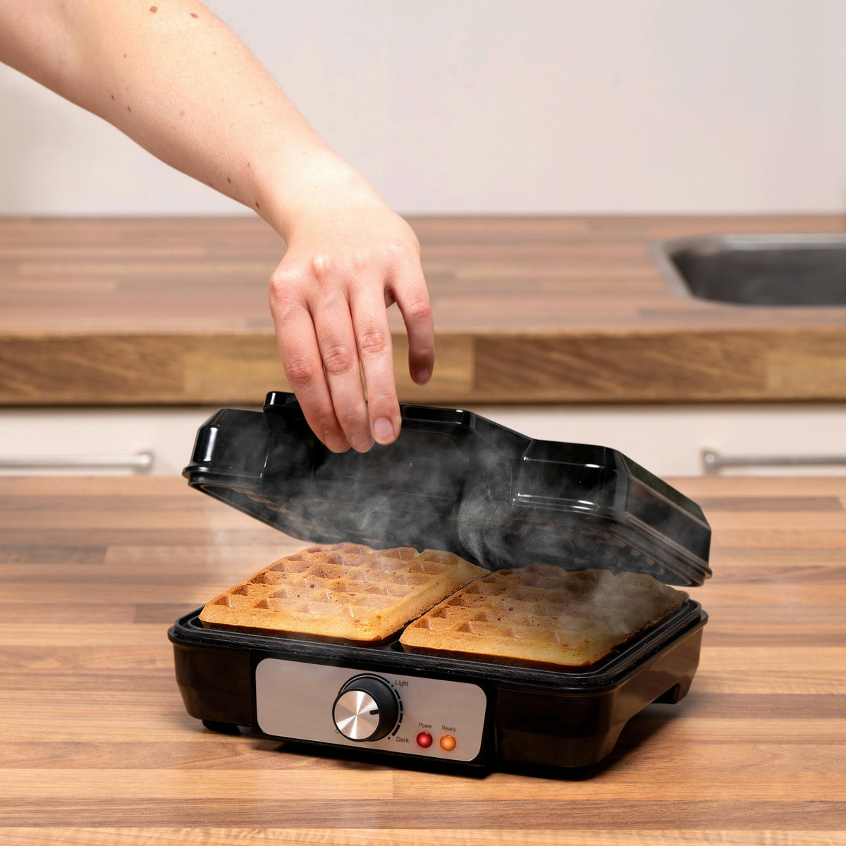alpina Waffelautomat schwarz Alu B/H/L: ca. 24x10x24 cm Belgisches_Doppel-Waffeleisen - schwarz (24,00/24,00/10,00cm) - alpina