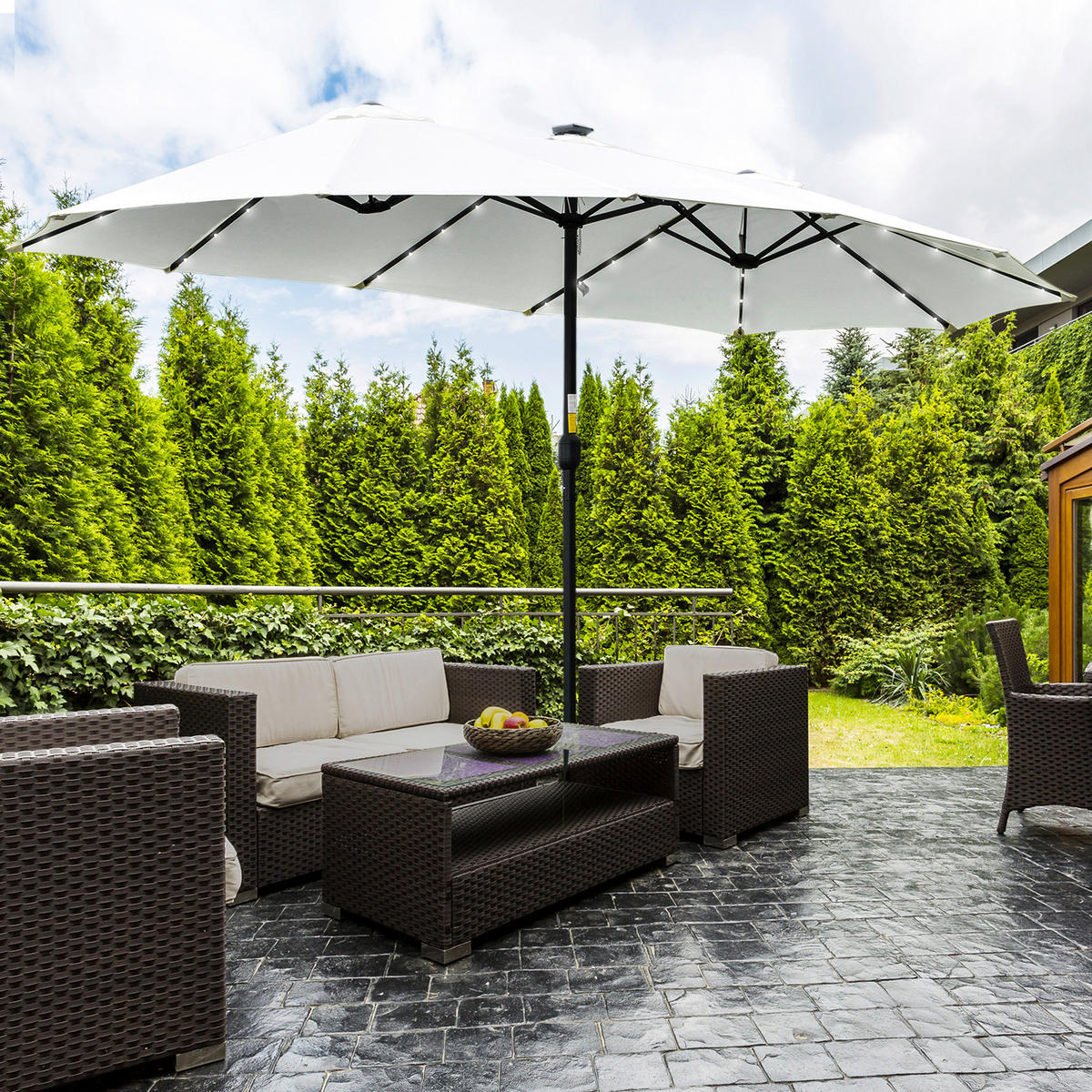 Outsunny Sonnenschirm mit Solar-LED-Leuchte bunt Polyester B/H/L: ca. 265x240x450 cm Sonnenschirm_mit_Solar-LED-Leuchte - bunt (450,00/265,00/240,00cm) - Outsunny