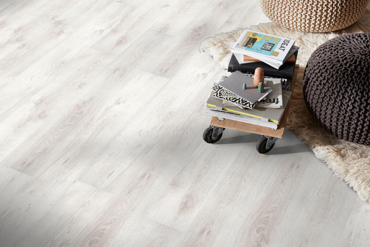 Laminatboden Eiche weiß ca. 2,39 m² im Paket  B/L: ca. 19,3x137,6 cm pro Paket Eiche weiß ca. 2,39 m² im Paket - (19,30/137,60cm)