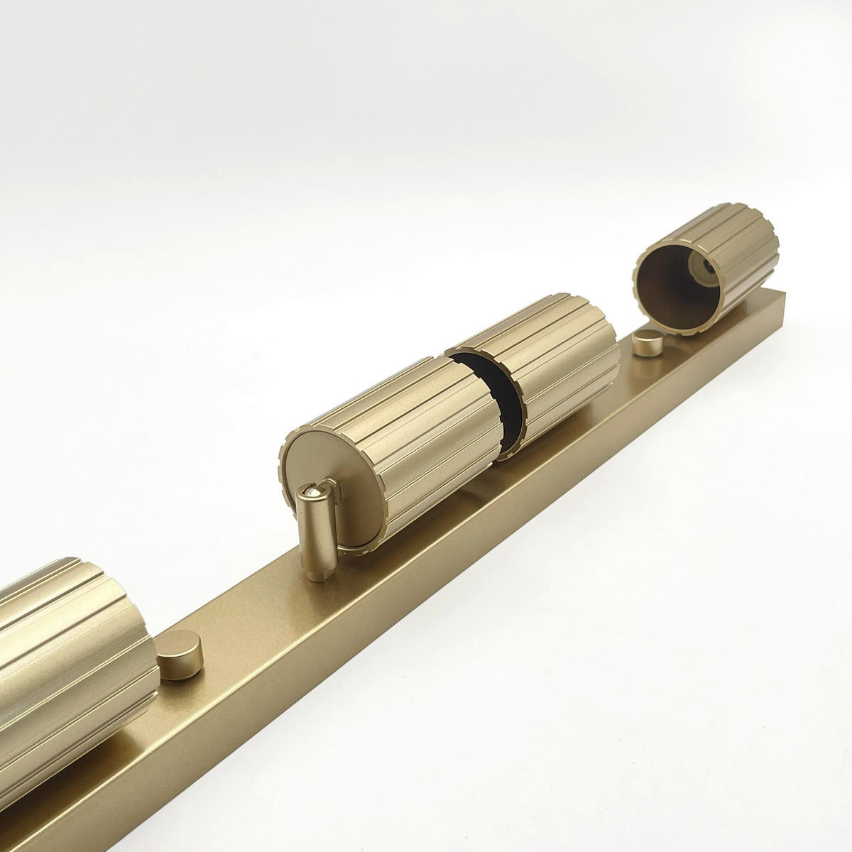 Lamkur Strahler gold Stahl B/H/L: ca. 6,5x16,5x81 cm 4 Brennstellen Prisma - gold (81,00/6,50/16,50cm) - Lamkur