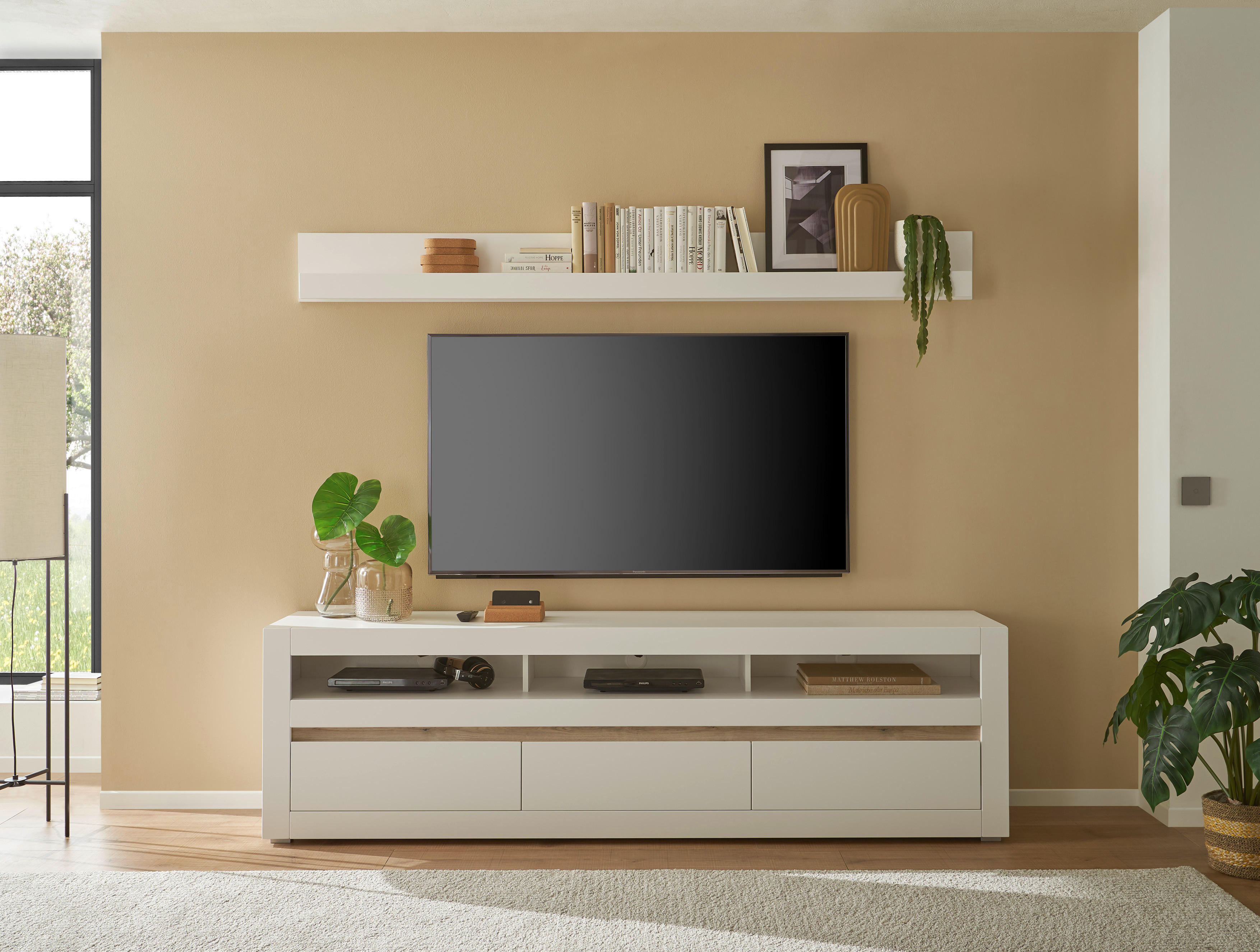 TV-Lowboard Chester weiß matt Eiche Evoke Coast Nachbildung B/H/T: ca. 217x63x42 cm Chester - Eiche/weiß (217,00/63,00/42,00cm)