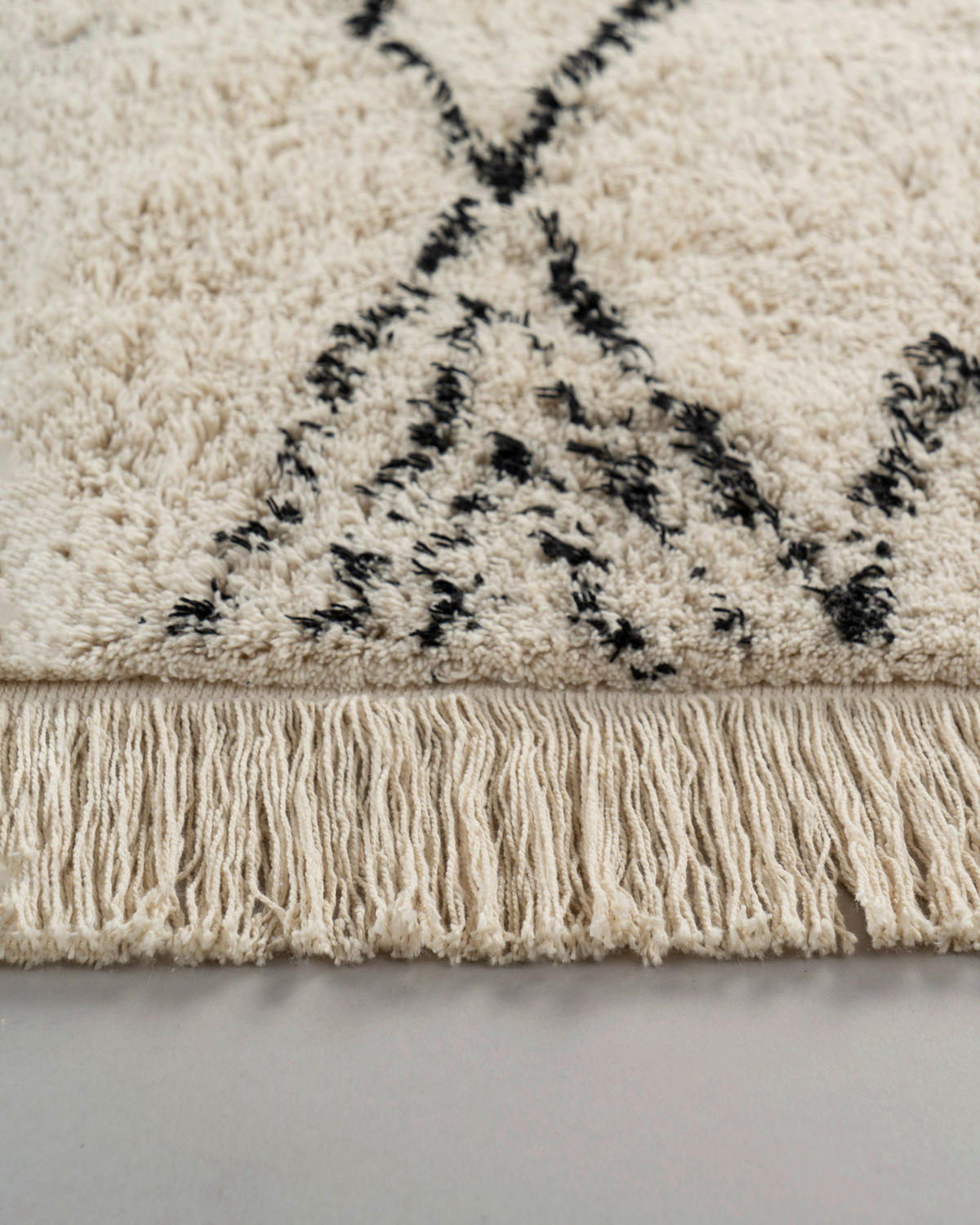Kayoom Kurzflorteppich Alena schwarz B/H/L: ca. 160x2x230 cm Alena - creme/schwarz (230,00/160,00/2,00cm) - Kayoom