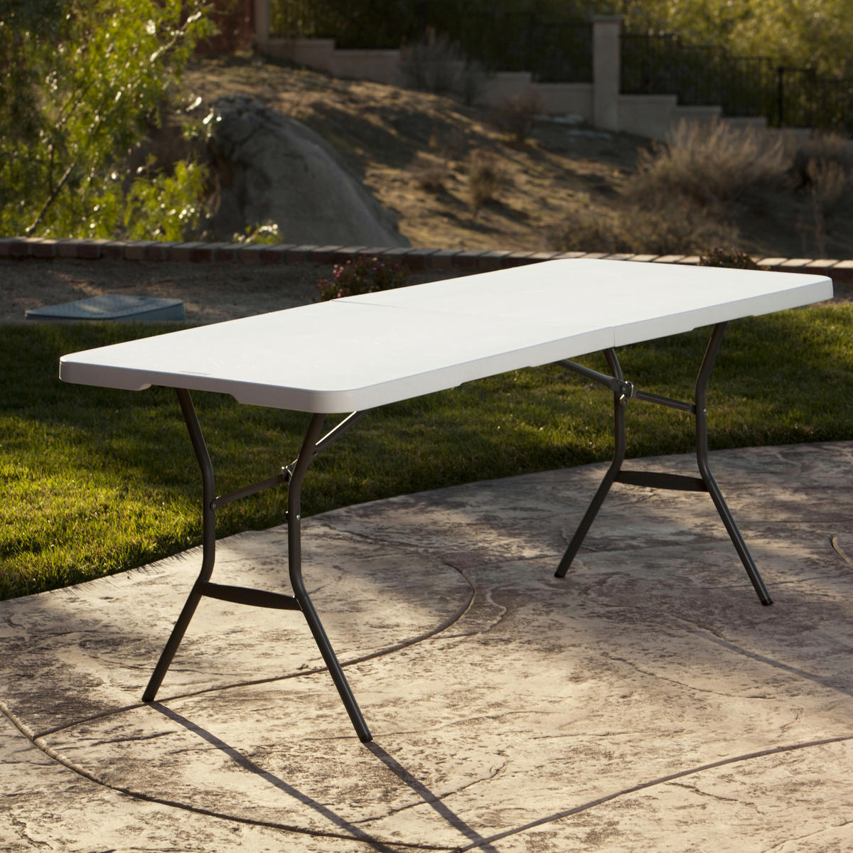 Lifetime Falt-Tisch weiß Kunststoff B/H/L: ca. 76x74x182 cm Falt-Tisch - weiß (182,00/76,00/74,00cm) - Lifetime