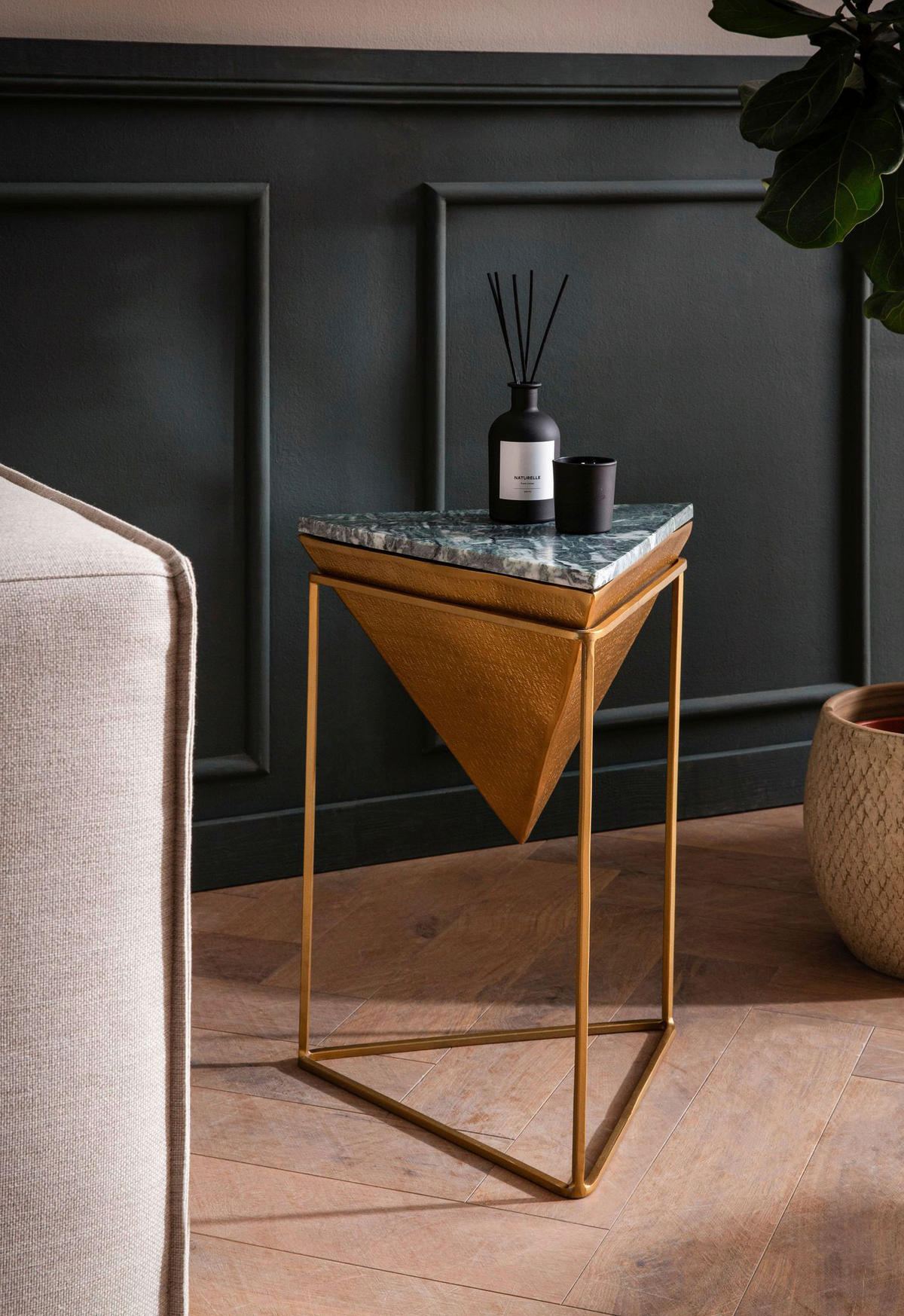 Beistelltisch schwarz gold Marmor Aluminium Eisen B/H/T: ca. 37x53x37 cm Beistelltisch - gold/schwarz (37,00/53,00/37,00cm) - Wohnling