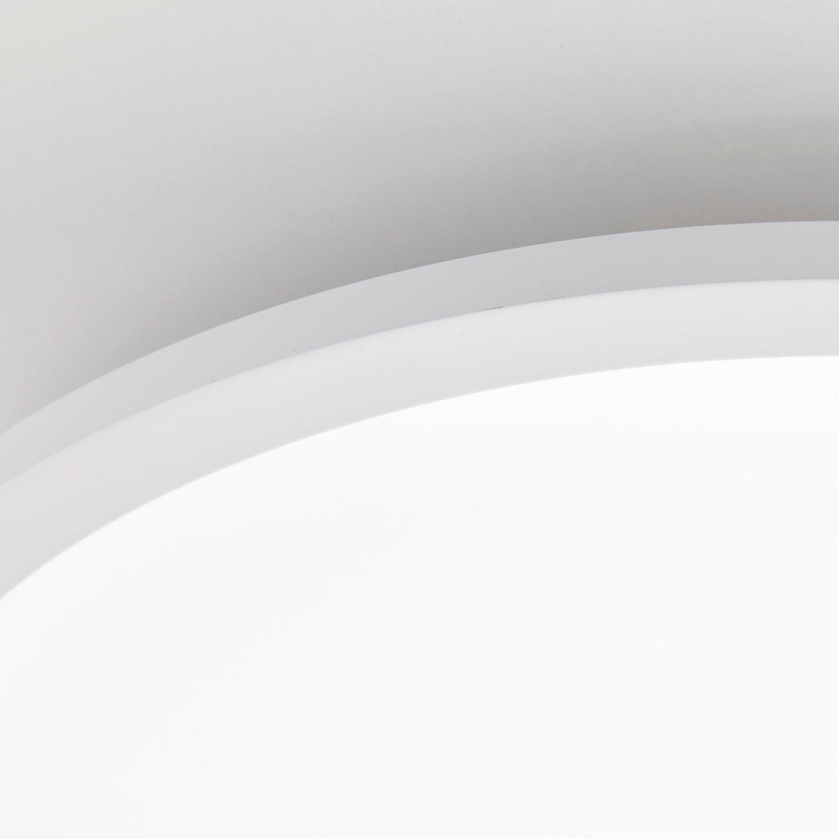 Brilliant LED-Deckenleuchte Briston - weiß (44,00/43,50/7,50cm) - Brilliant