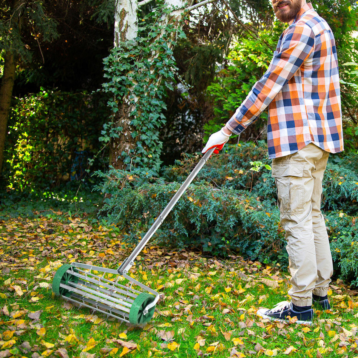 Outsunny Rasenbelüfter Rasenbelüfter 845-022 - grün/silber (135,00/13,00/15,00cm) - Outsunny