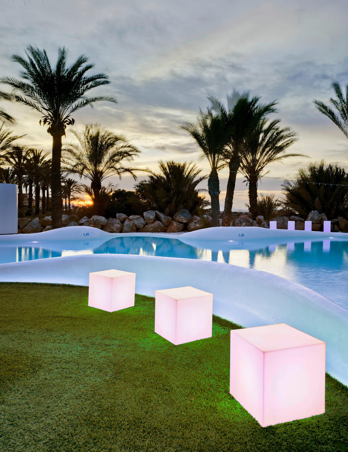 LED-Dekoleuchte weiß B/H/L: ca. 40x40x40 cm CUBY 40 - weiß (40,00/40,00/40,00cm) - NewGarden