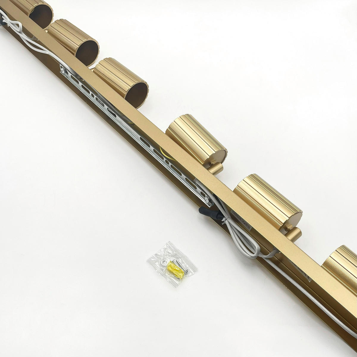 Lamkur Strahler gold Stahl B/H/L: ca. 6,5x16,5x117 cm 6 Brennstellen Prisma - gold (117,00/6,50/16,50cm) - Lamkur