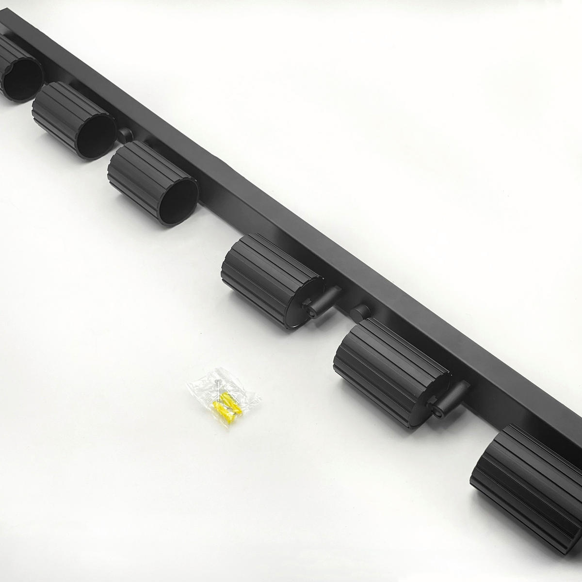 Lamkur Strahler schwarz Stahl B/H/L: ca. 6,5x16,5x117 cm 6 Brennstellen Prisma - schwarz (117,00/6,50/16,50cm) - Lamkur