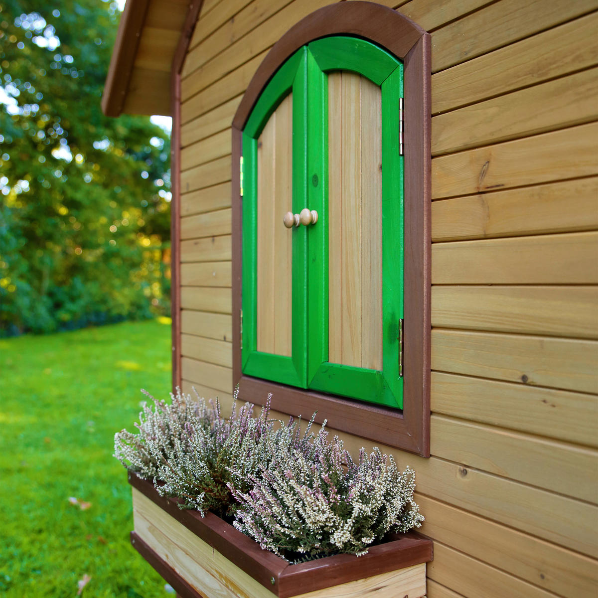 AXI Spielhaus Tom braun B/H/L: ca. 287x231x191 cm Tom - braun/rot (191,00/287,00/231,00cm) - AXI