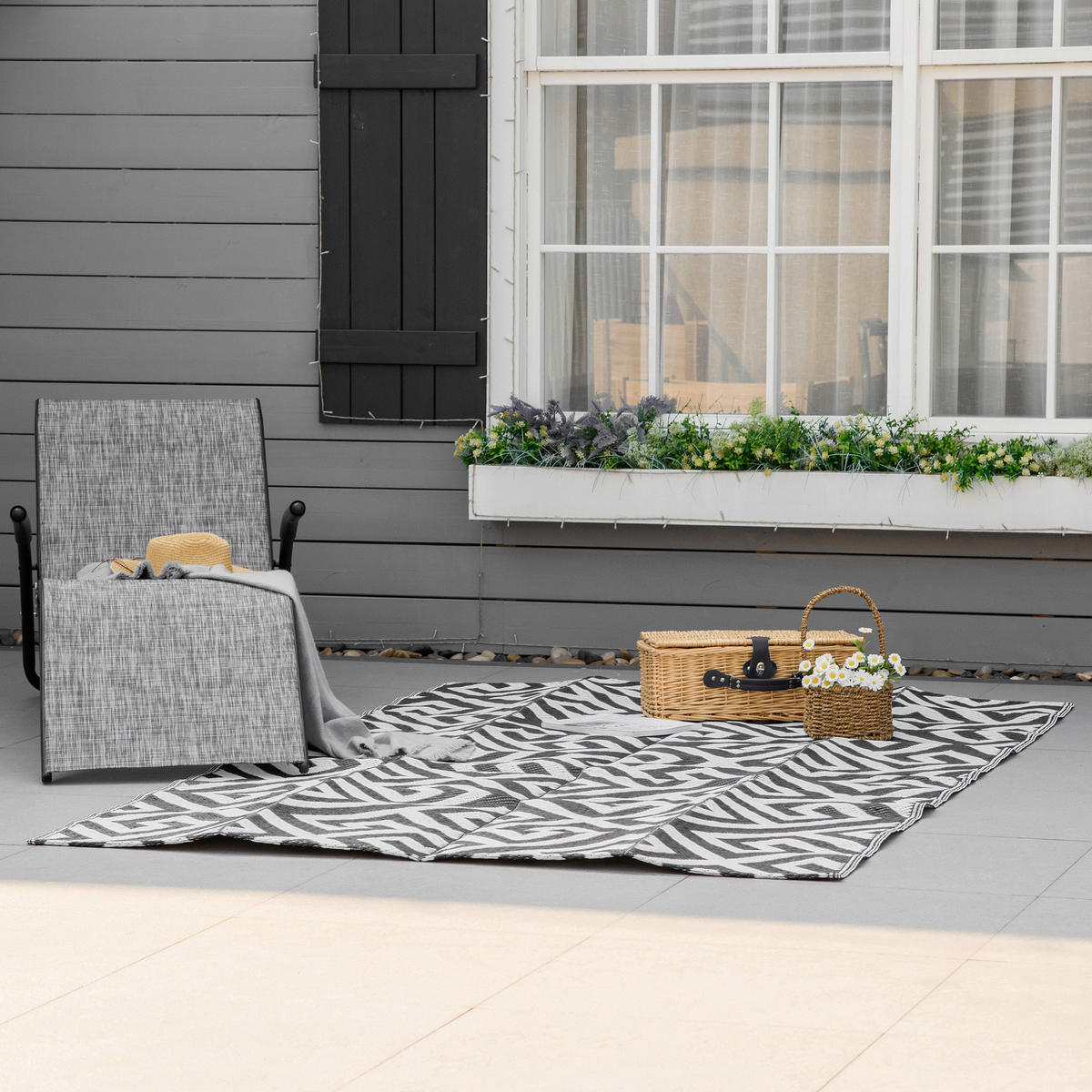 Outsunny Outdoor-Teppich weiß B/H/L: ca. 243x0,3x152 cm Outdoor-Teppich - weiß/schwarz (152,00/243,00/0,30cm) - Outsunny