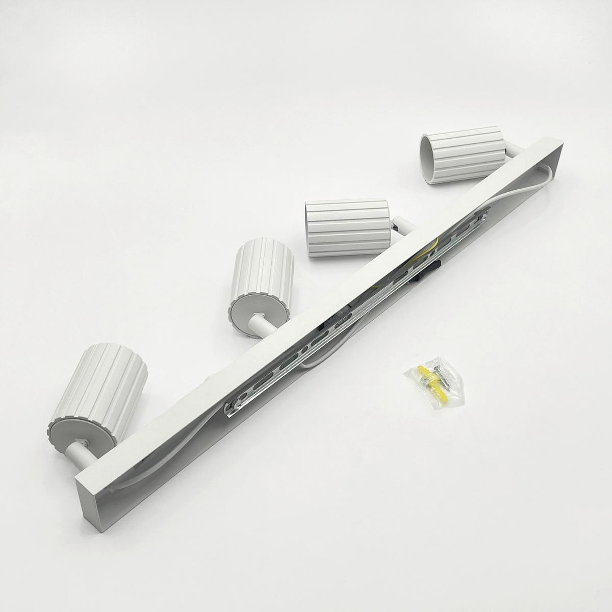 Lamkur Strahler weiß Stahl B/H/L: ca. 6,5x16,5x81 cm 4 Brennstellen Prisma - weiß (81,00/6,50/16,50cm) - Lamkur