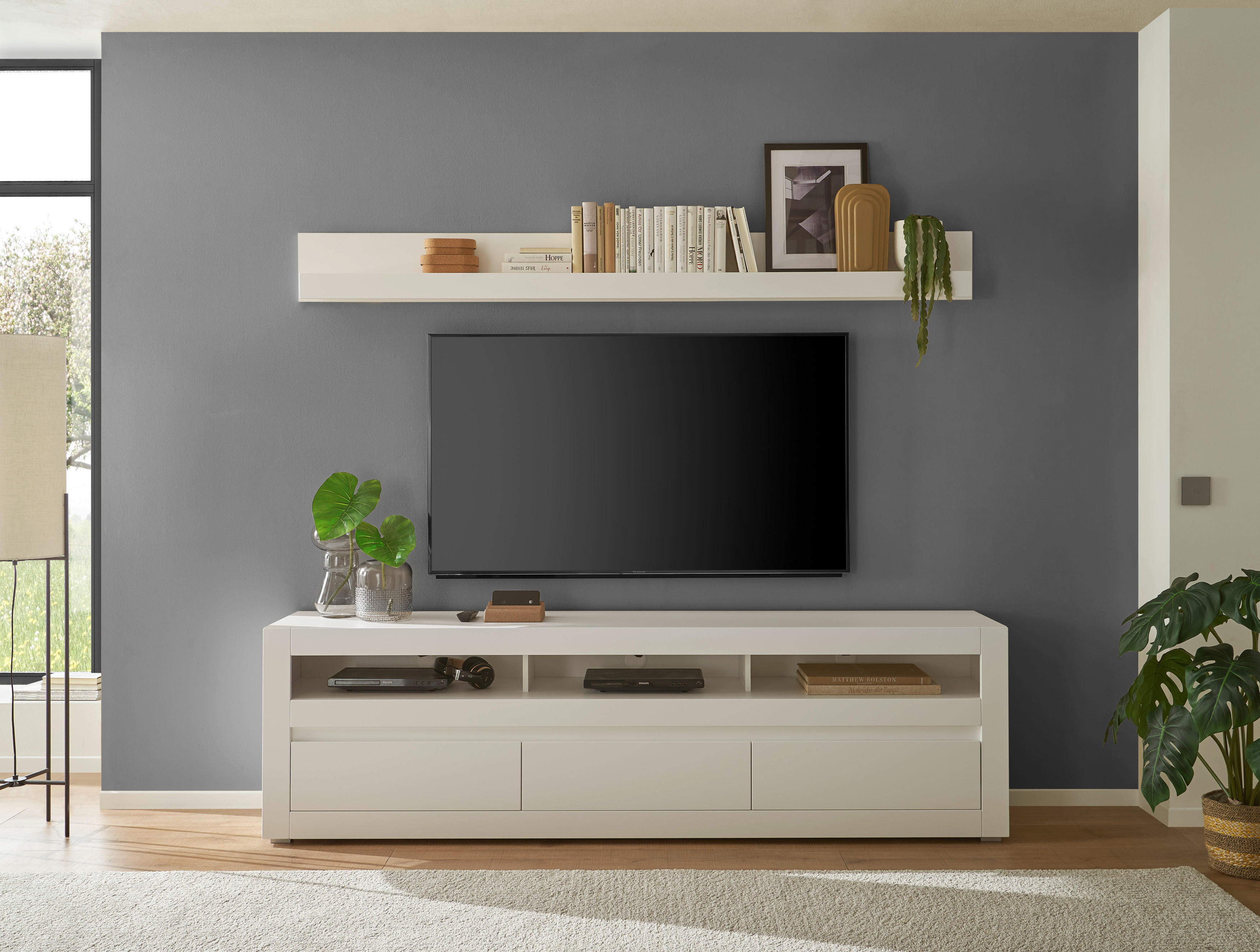 TV-Lowboard Chester weiß matt Eiche Evoke Coast Nachbildung B/H/T: ca. 217x63x42 cm Chester - Eiche/weiß (217,00/63,00/42,00cm)