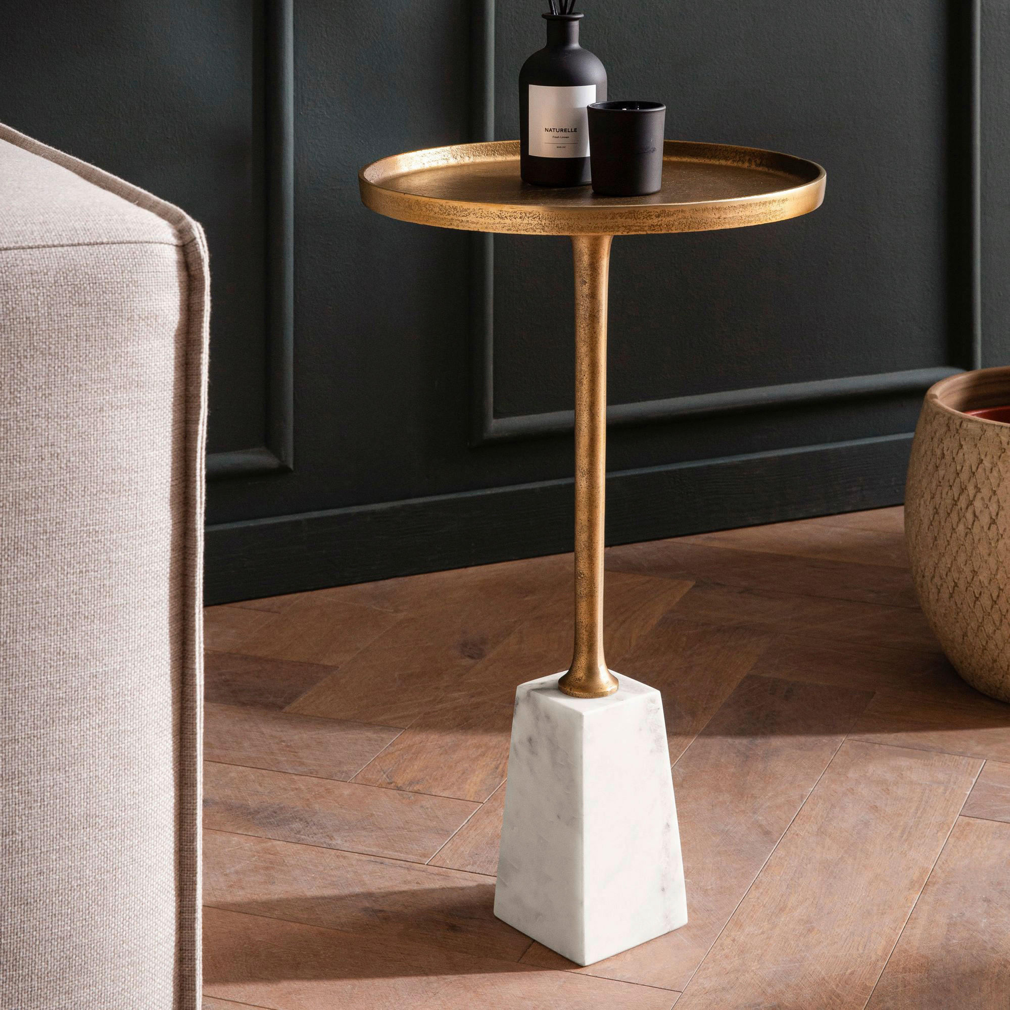 Beistelltisch gold Optik Marmor B/H/T: ca. 34x58x34 cm Beistelltisch - gold (34,00/58,00/34,00cm) - Wohnling
